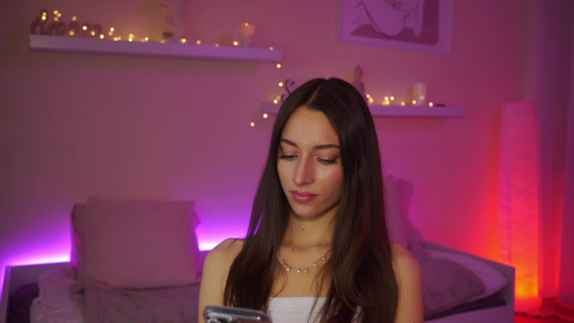 Gallery image thumbnail from Emily_grey69's myfreecams stream on, 02/22/2024, 13:58 image 2 of 20