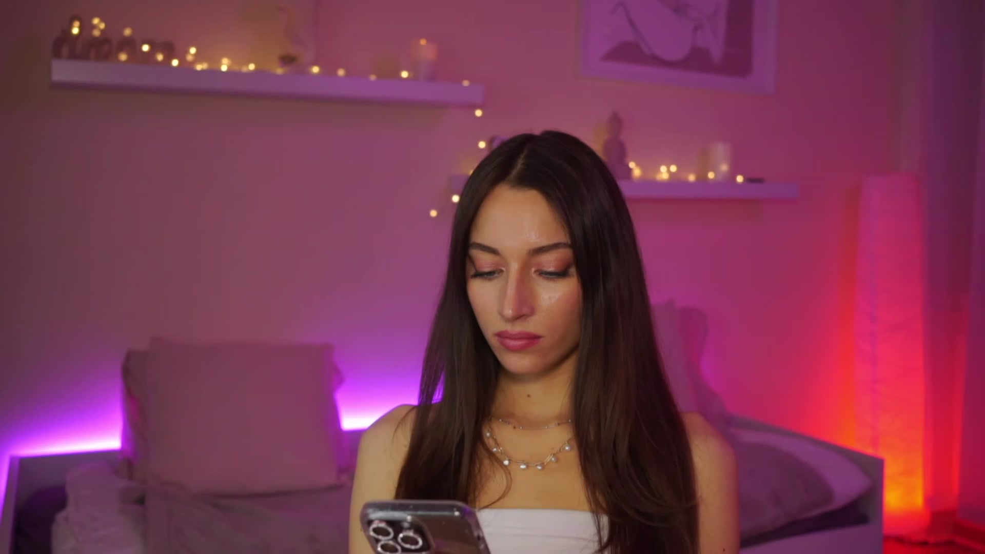 Gallery image thumbnail from Emily_grey69's myfreecams stream on, 02/22/2024, 13:58 image 1 of 20