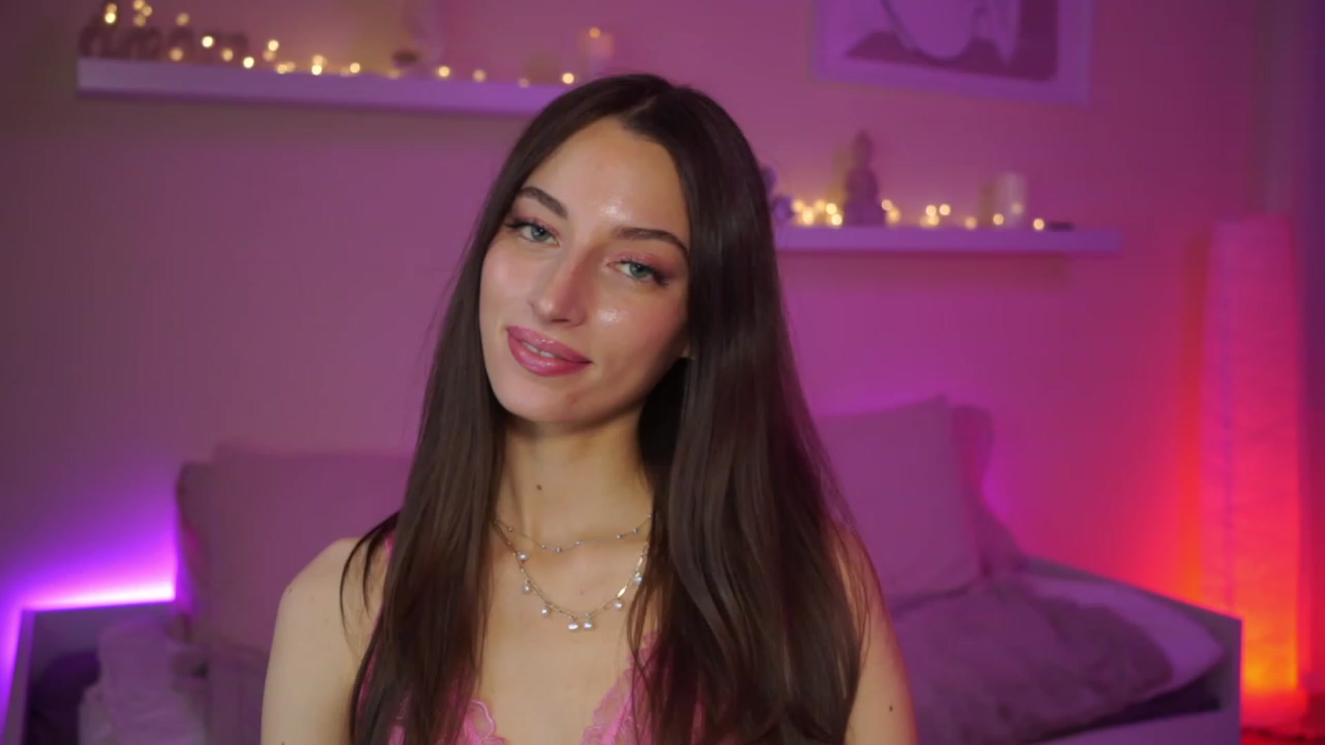 Gallery image thumbnail from Emily_grey69's myfreecams stream on, 02/22/2024, 16:32 image 5 of 20