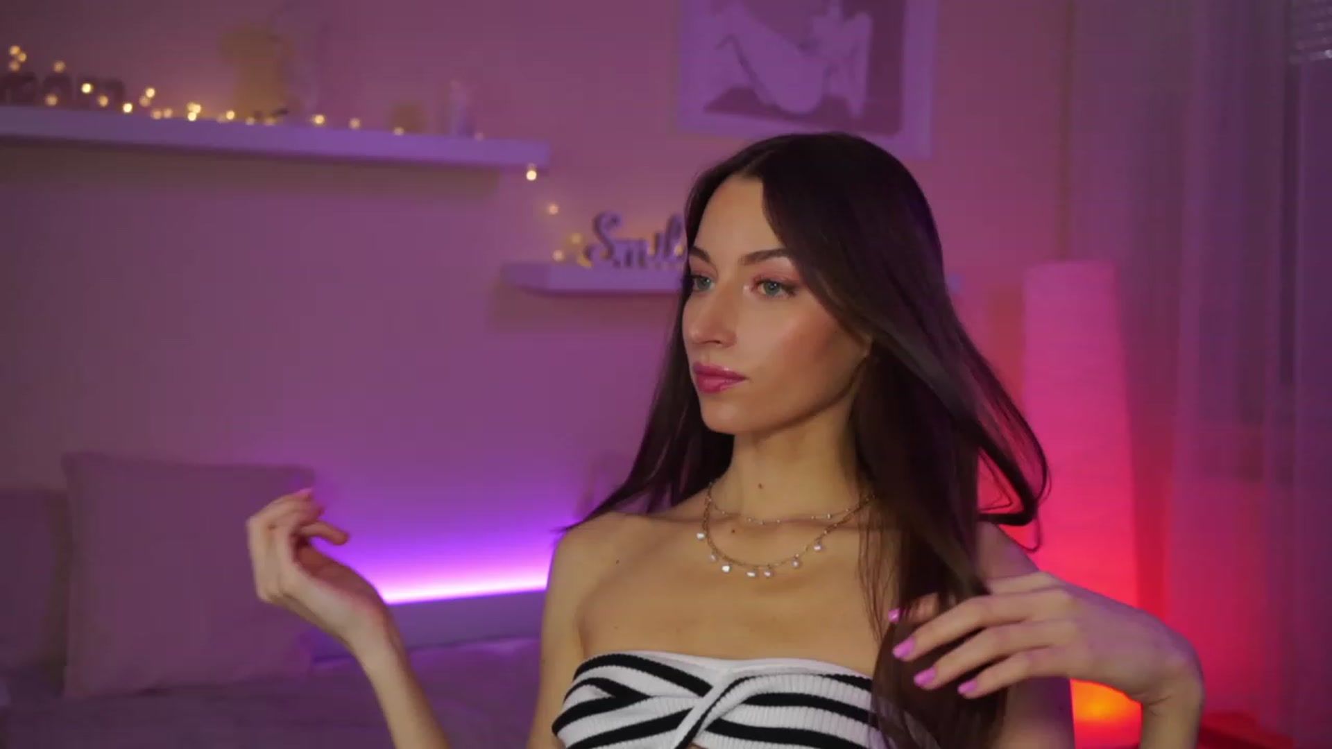 Gallery image thumbnail from Emily_grey69's myfreecams stream on, 02/27/2024, 12:40 image 10 of 20