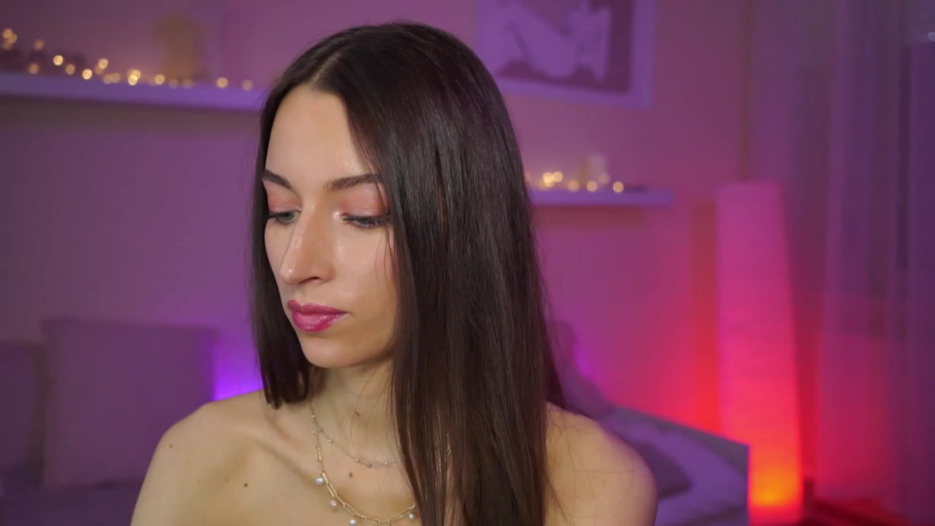 Gallery image thumbnail from Emily_grey69's myfreecams stream on, 02/27/2024, 12:40 image 5 of 20