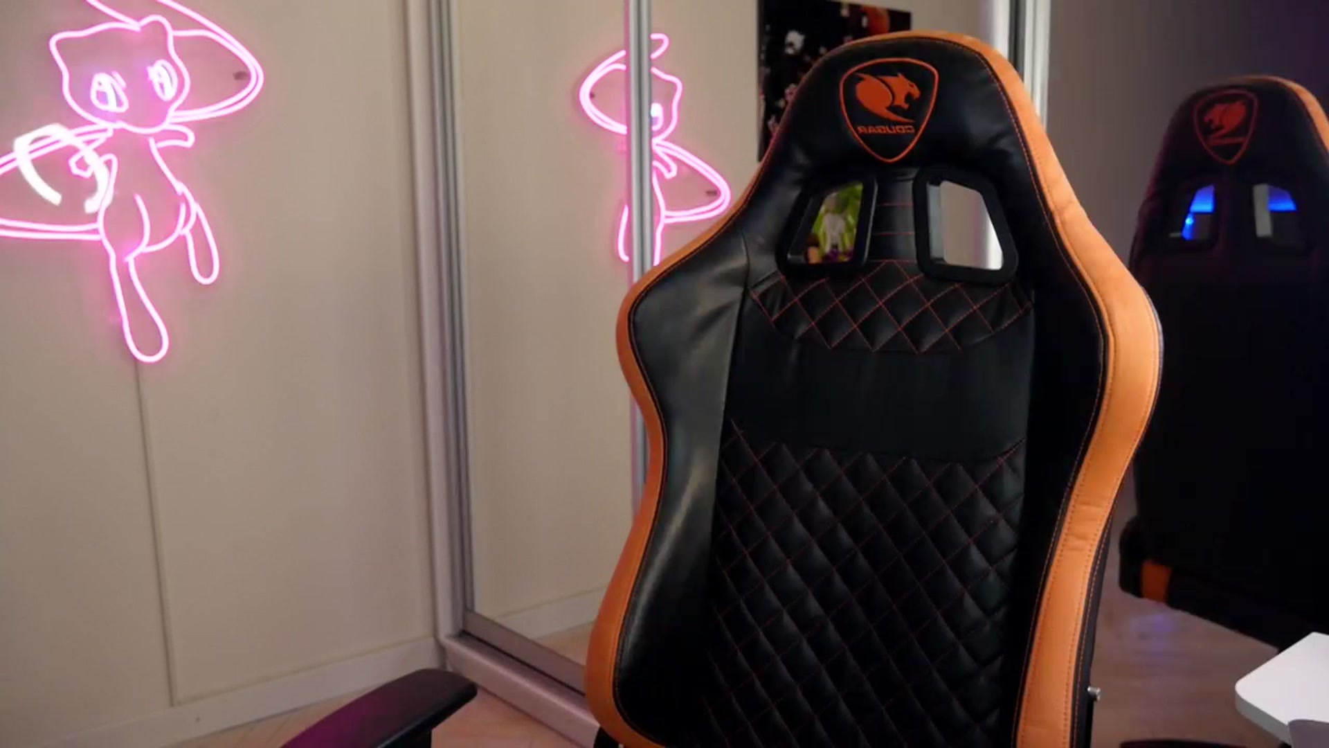 Gallery image thumbnail from Emily_hillll's myfreecams stream on, 11/15/2022, 23:01 image 5 of 20