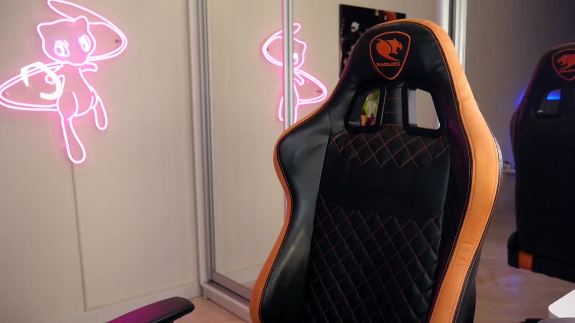 Gallery image thumbnail from Emily_hillll's myfreecams stream on, 11/16/2022, 24:53 image 5 of 20