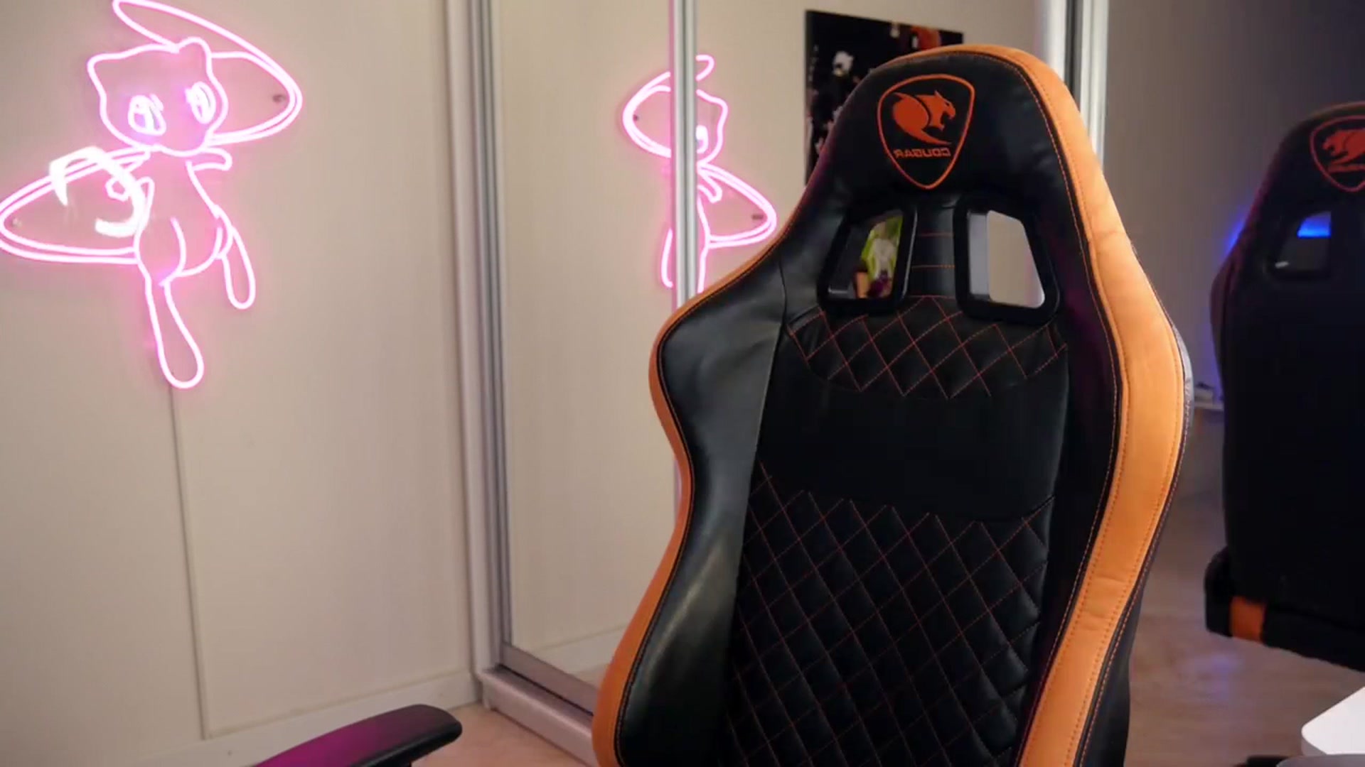 Gallery image thumbnail from Emily_hillll's myfreecams stream on, 11/16/2022, 24:53 image 6 of 20