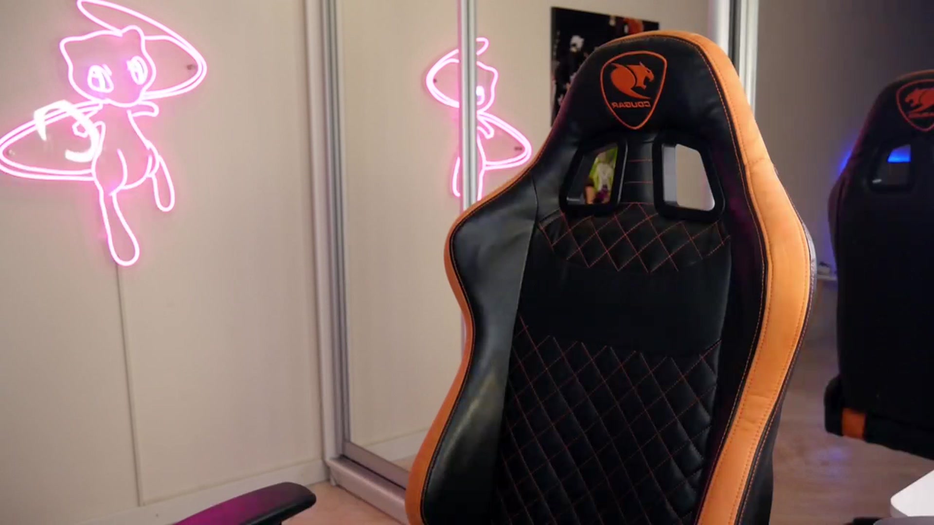 Gallery image thumbnail from Emily_hillll's myfreecams stream on, 11/16/2022, 24:53 image 7 of 20