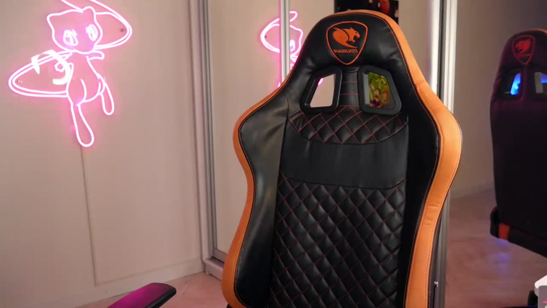 Gallery image thumbnail from Emily_hillll's myfreecams stream on, 11/27/2022, 01:15 image 16 of 20
