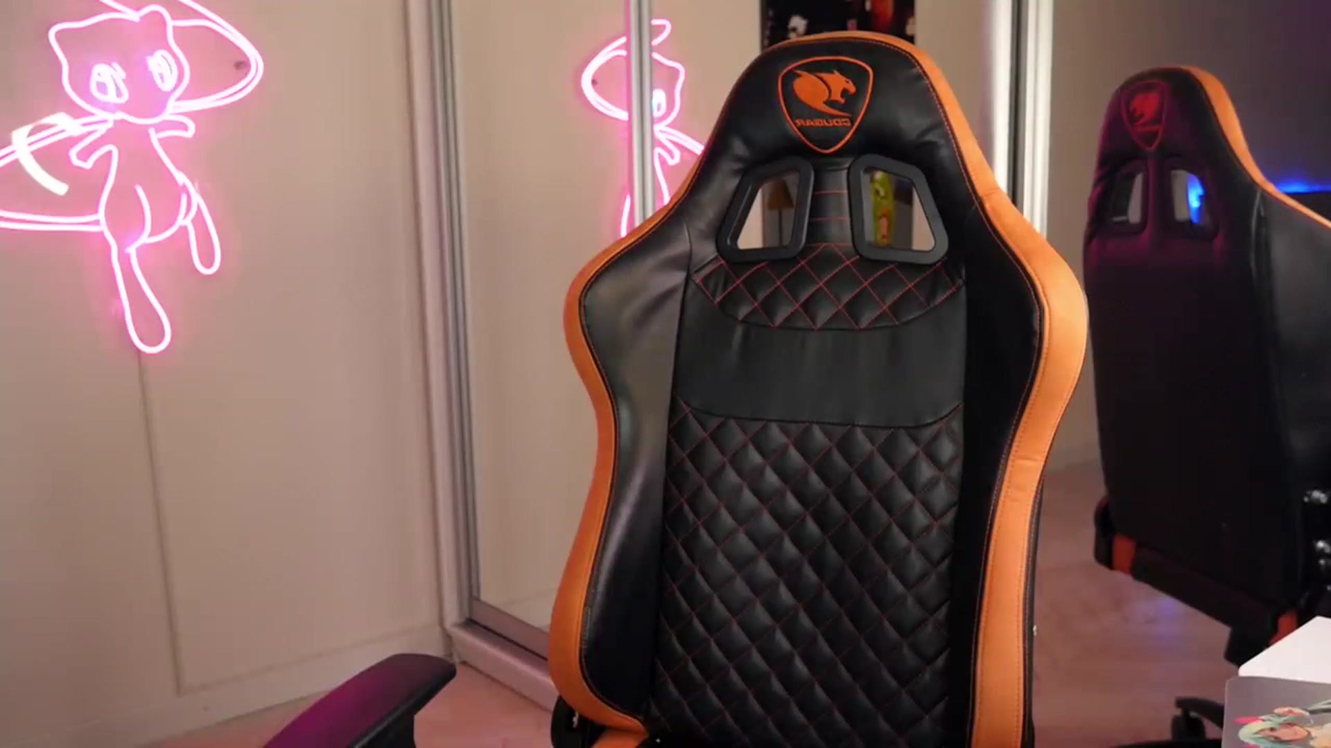 Gallery image thumbnail from Emily_hillll's myfreecams stream on, 11/27/2022, 03:38 image 9 of 20