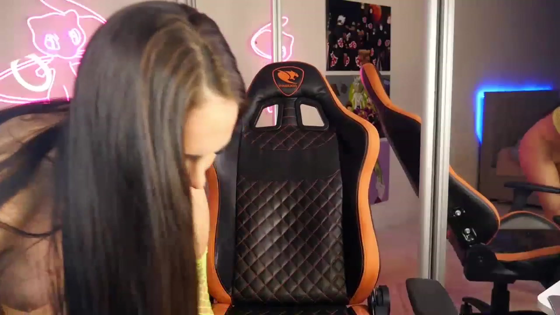 Gallery image thumbnail from Emily_hillll's myfreecams stream on, 11/27/2022, 23:02 image 2 of 20