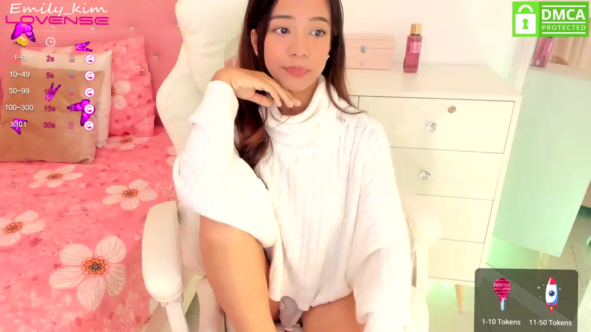 Gallery image thumbnail from Emily_kim's myfreecams stream on, 04/19/2023, 10:12 image 7 of 20