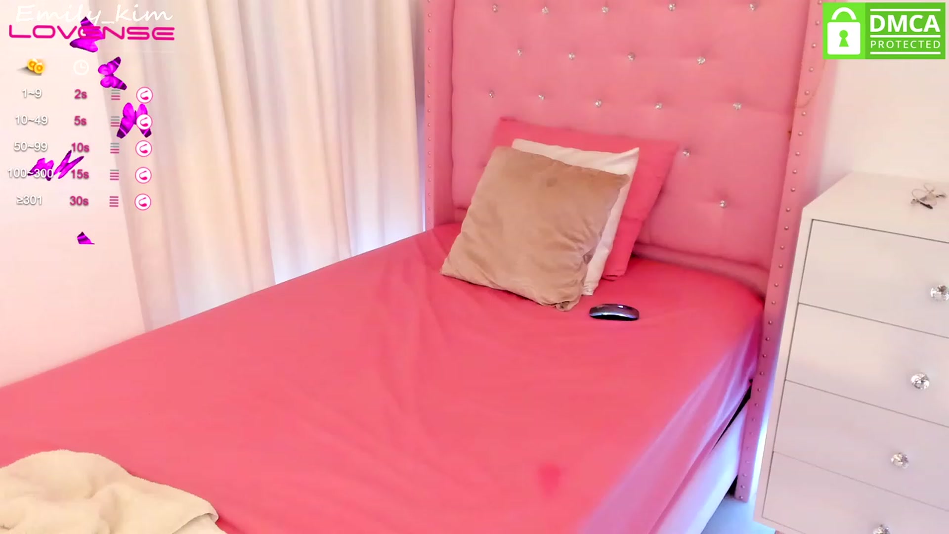 Gallery image thumbnail from Emily_kim's myfreecams stream on, 04/27/2023, 02:48 image 13 of 20