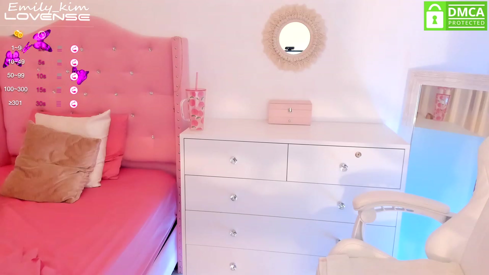 Gallery image thumbnail from Emily_kim's myfreecams stream on, 04/29/2023, 14:51 image 14 of 20
