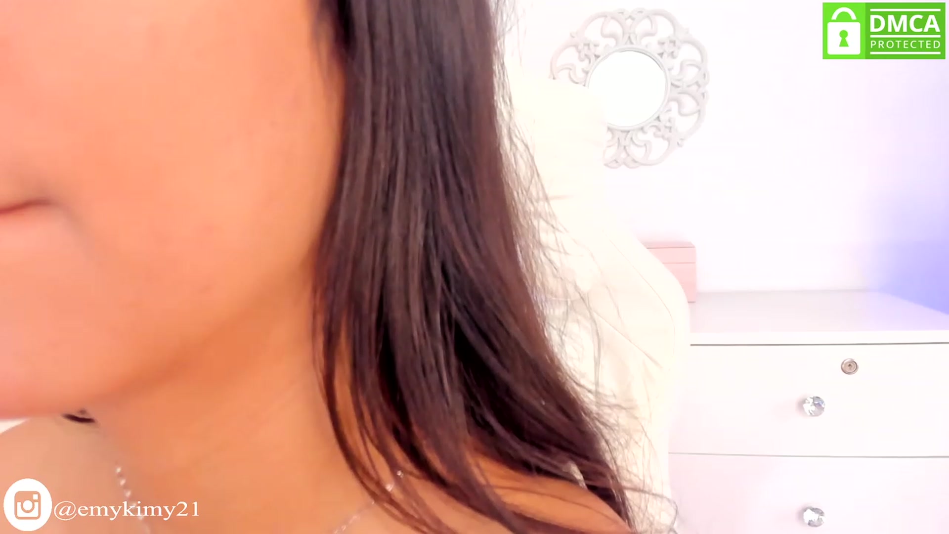 Gallery image thumbnail from Emily_kim's myfreecams stream on, 06/30/2023, 03:49 image 14 of 20