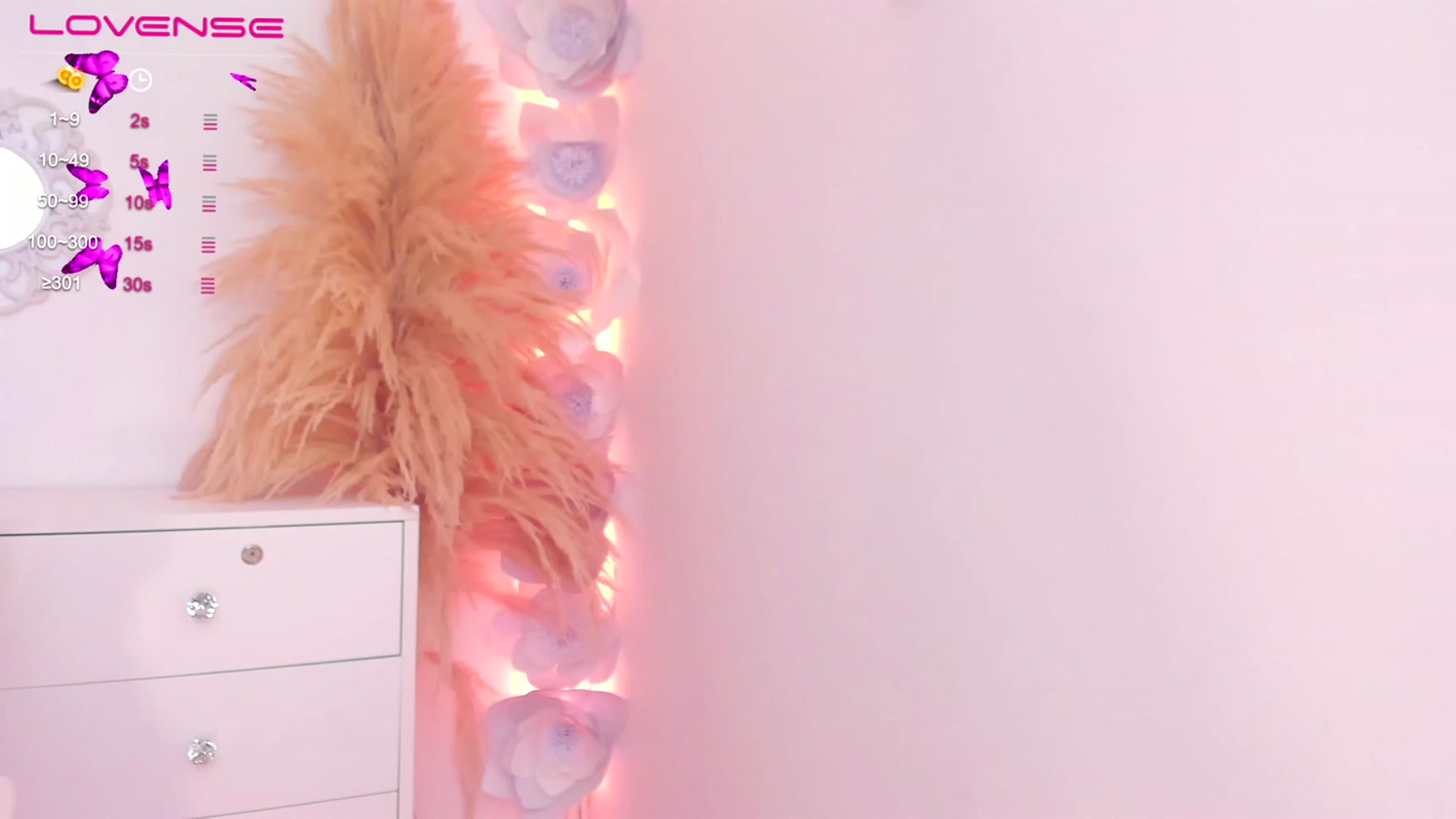 Gallery image thumbnail from Emily_kim's myfreecams stream on, 08/16/2023, 04:54 image 15 of 20