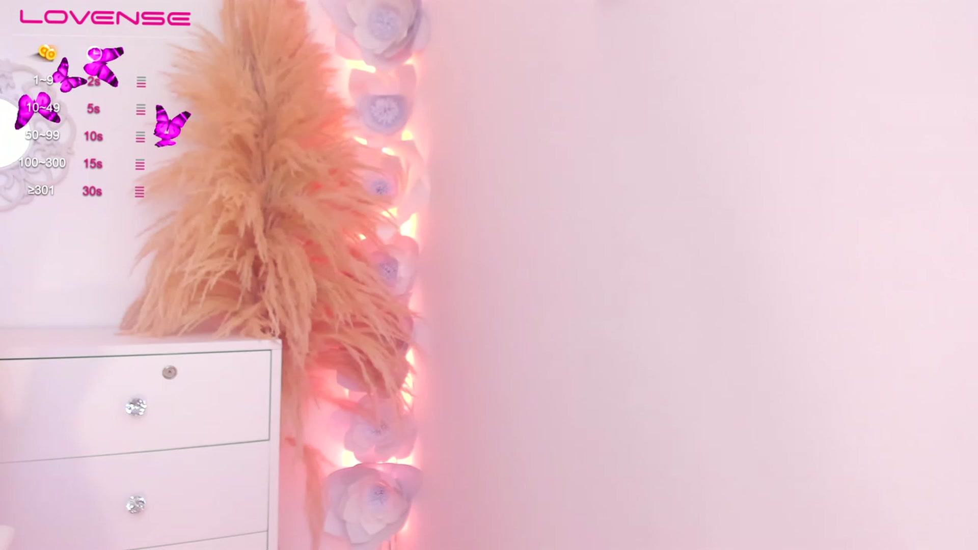 Gallery image thumbnail from Emily_kim's myfreecams stream on, 08/16/2023, 04:54 image 16 of 20