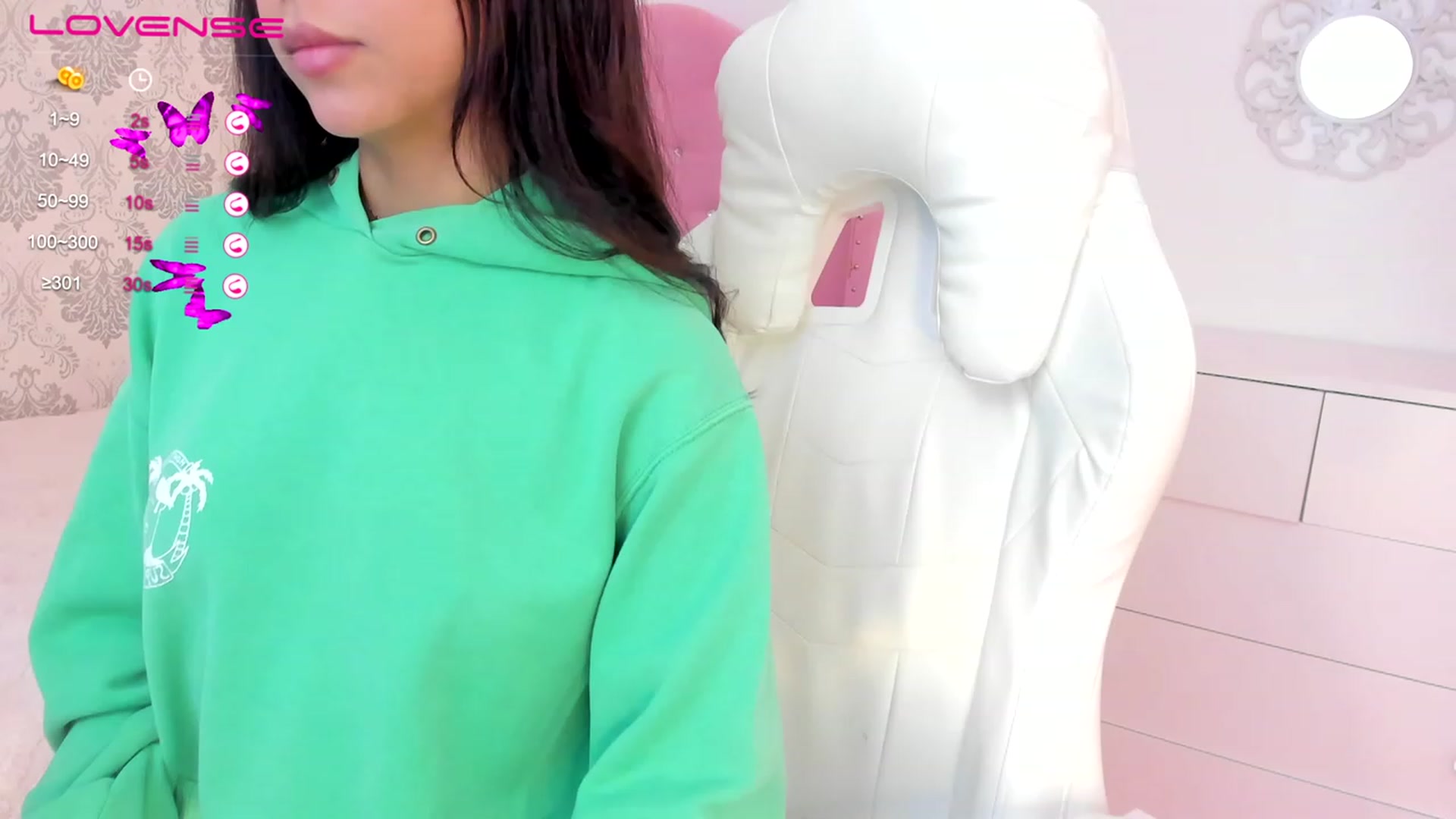 Gallery image thumbnail from Emily_kim's myfreecams stream on, 08/16/2023, 06:35 image 6 of 20