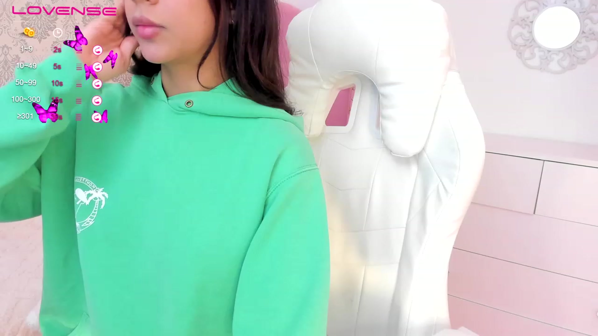 Gallery image thumbnail from Emily_kim's myfreecams stream on, 08/16/2023, 06:35 image 7 of 20