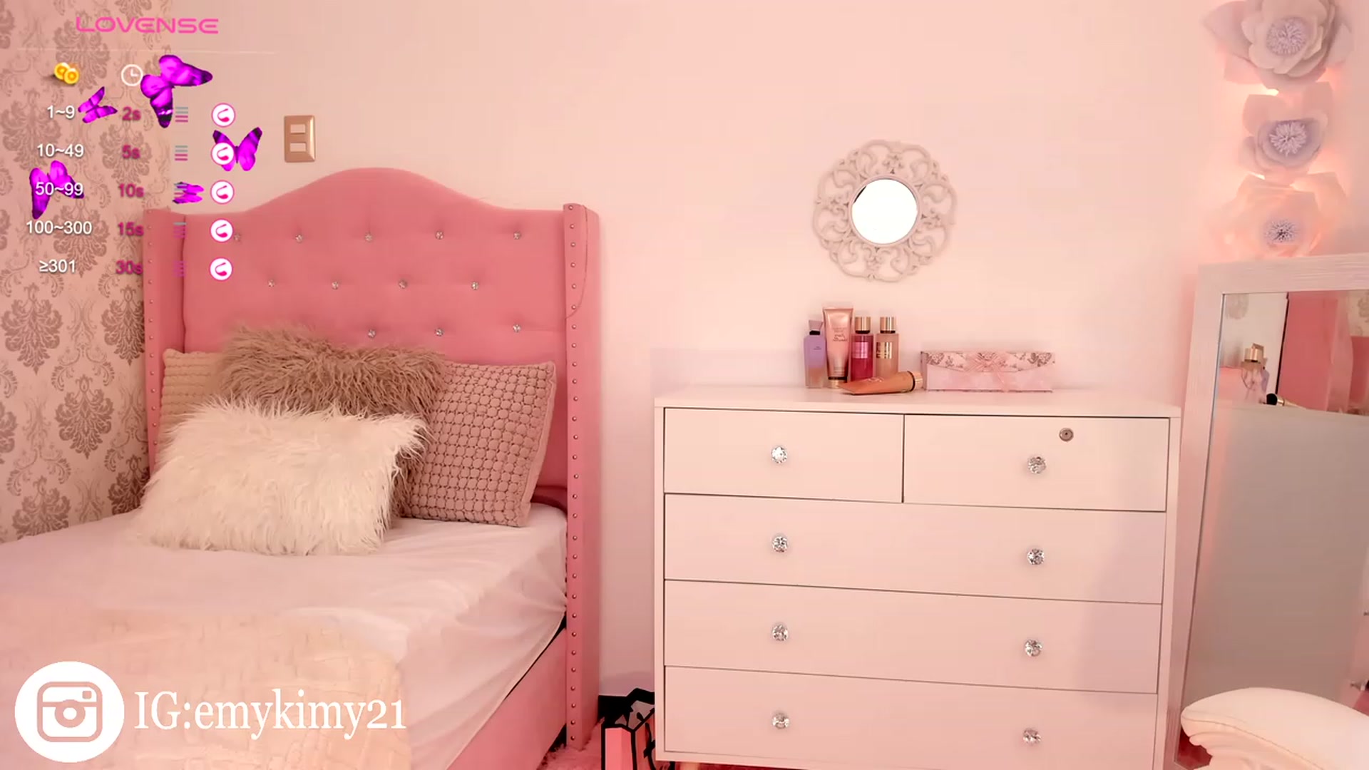 Gallery image thumbnail from Emily_kim's myfreecams stream on, 09/10/2023, 04:24 image 1 of 20