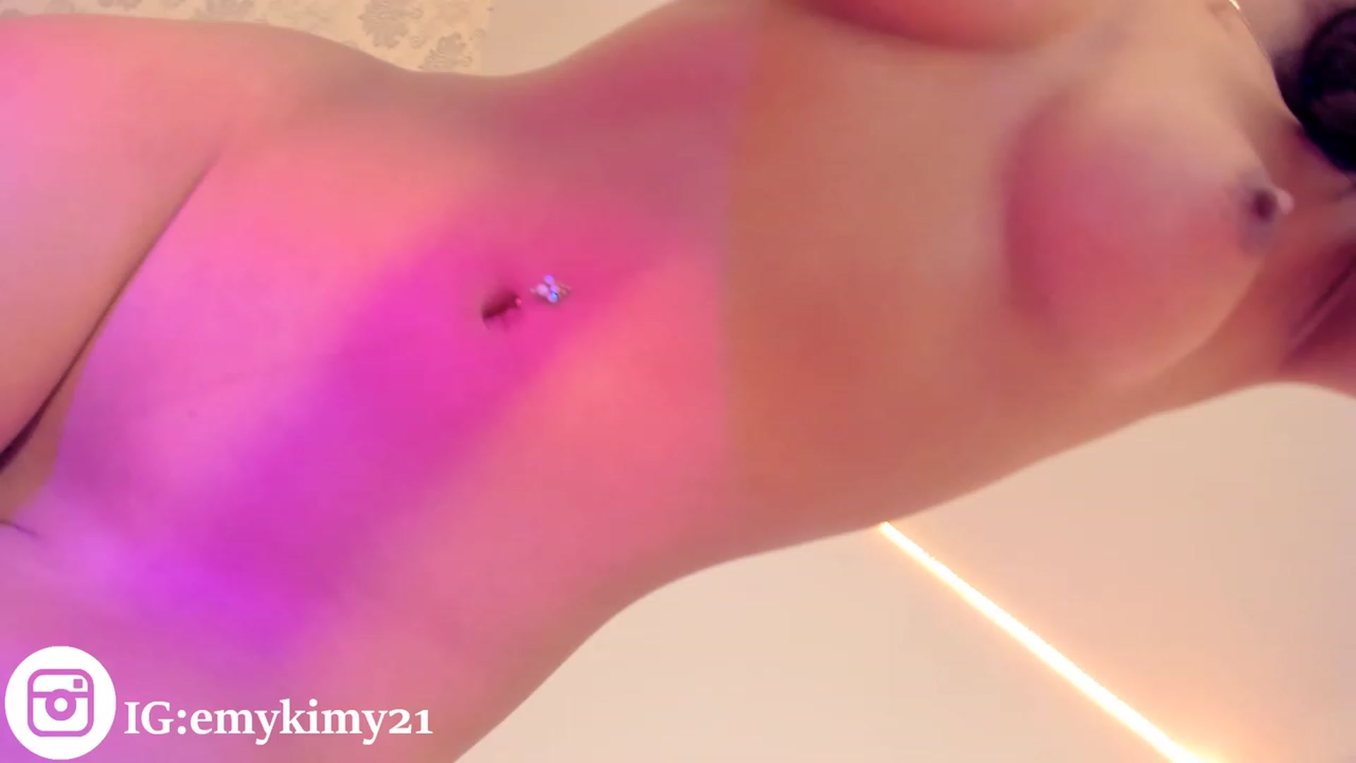Gallery image thumbnail from Emily_kim's myfreecams stream on, 11/06/2023, 04:21 image 19 of 20