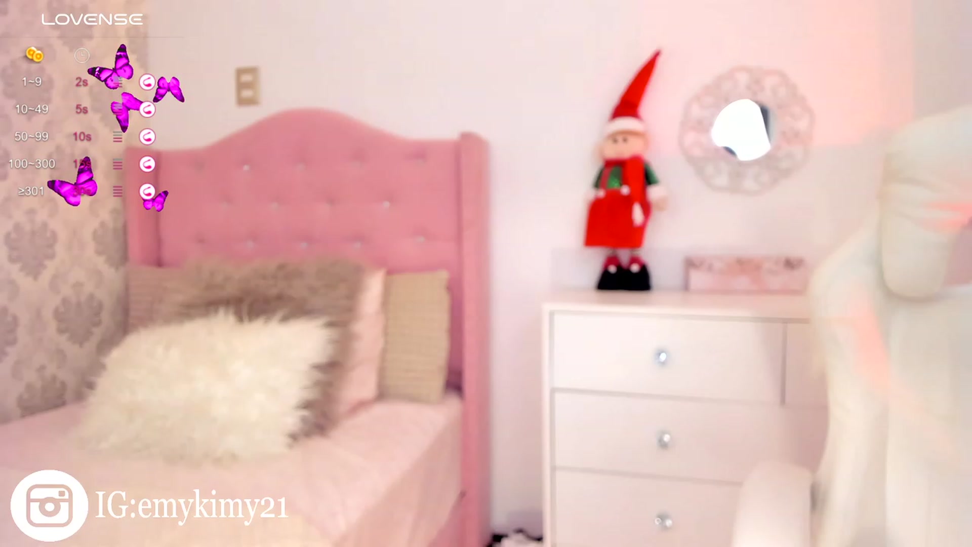 Gallery image thumbnail from Emily_kim's myfreecams stream on, 11/22/2023, 01:18 image 19 of 20