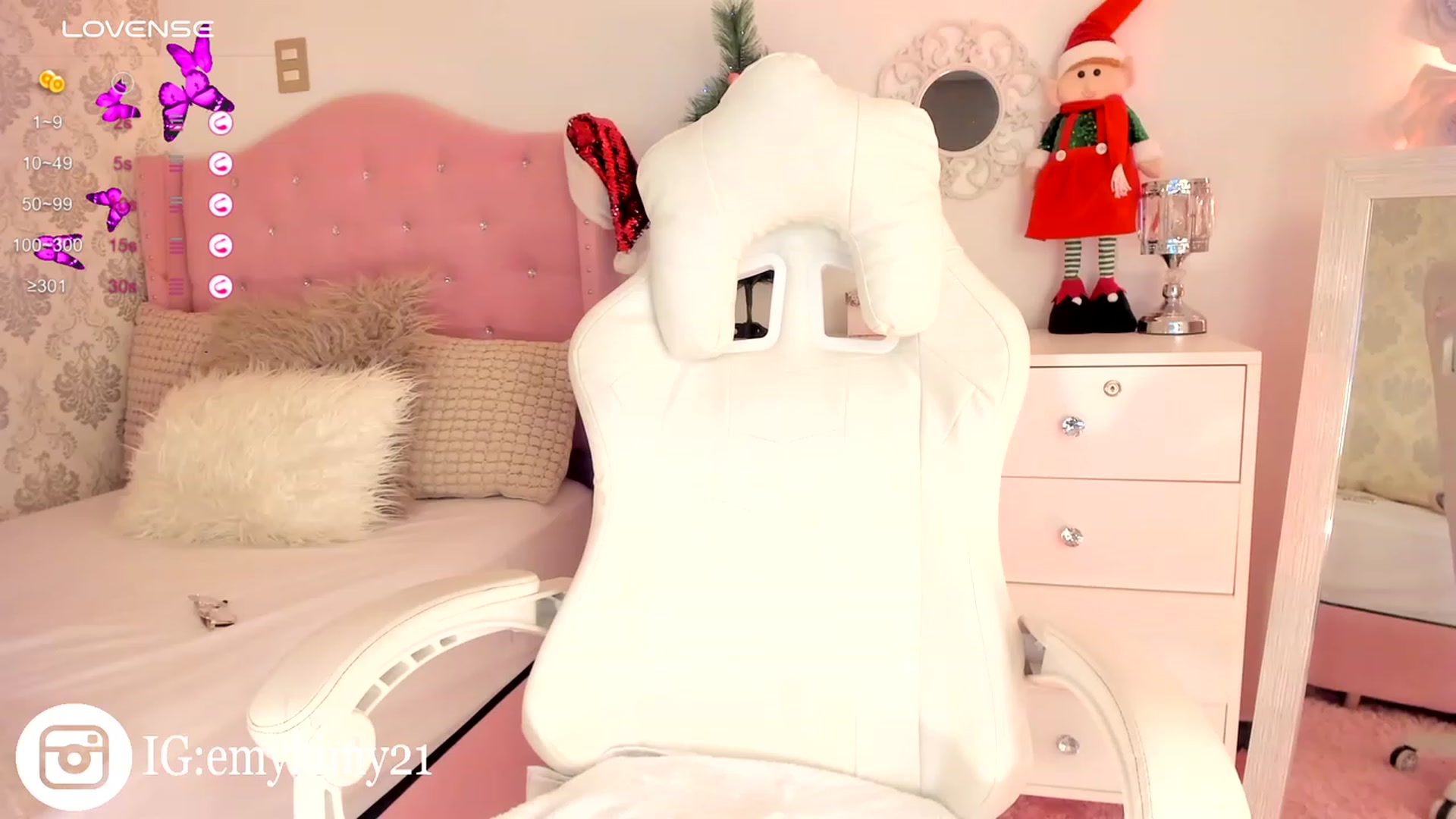 Gallery image thumbnail from Emily_kim's myfreecams stream on, 12/15/2023, 05:33 image 8 of 20