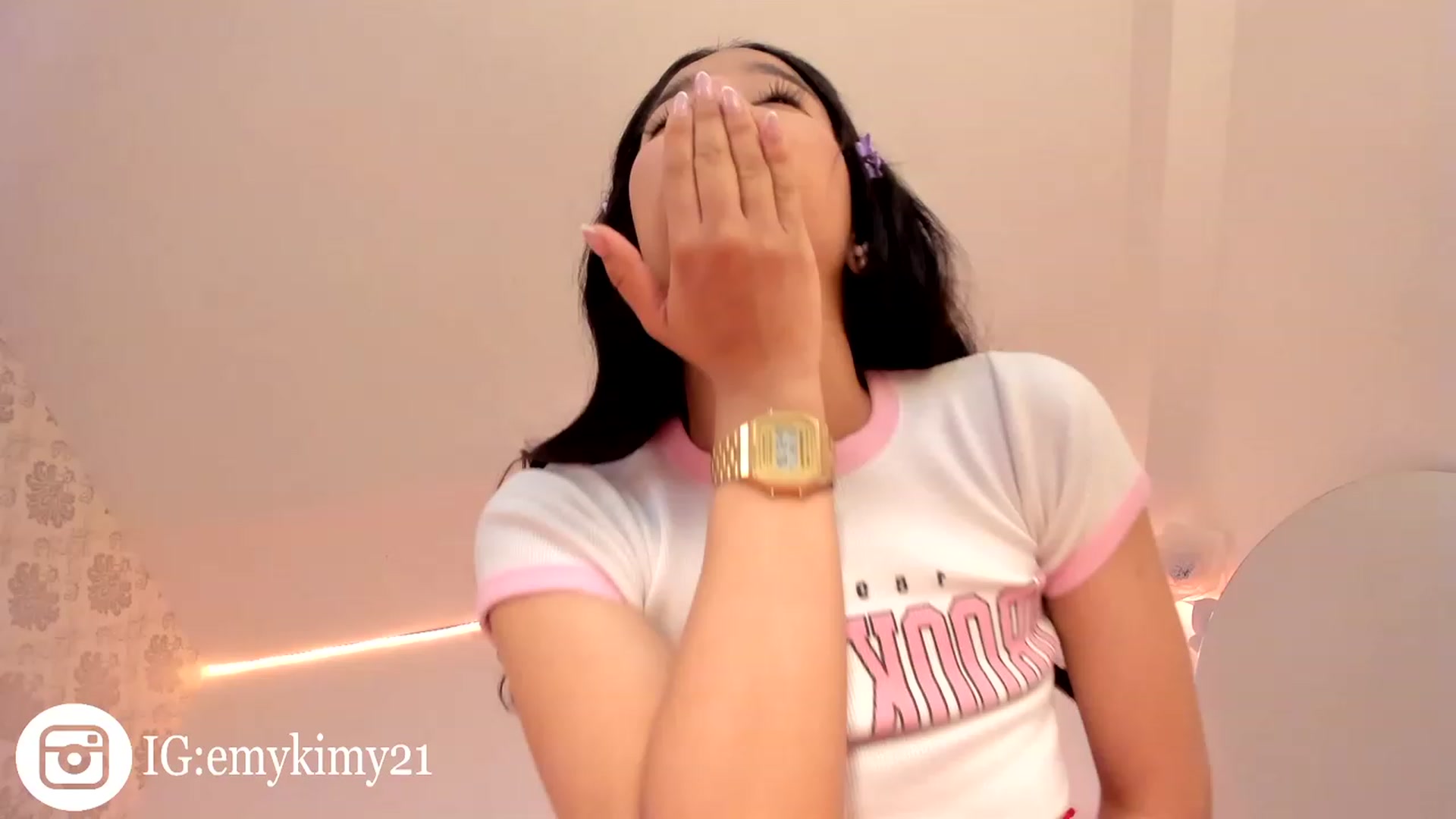 Gallery image thumbnail from Emily_kim's myfreecams stream on, 12/19/2023, 05:12 image 17 of 20