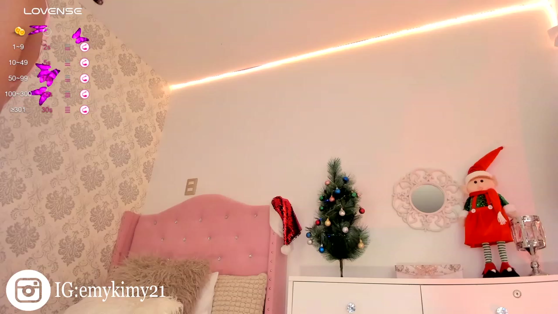 Gallery image thumbnail from Emily_kim's myfreecams stream on, 12/21/2023, 05:42 image 16 of 20