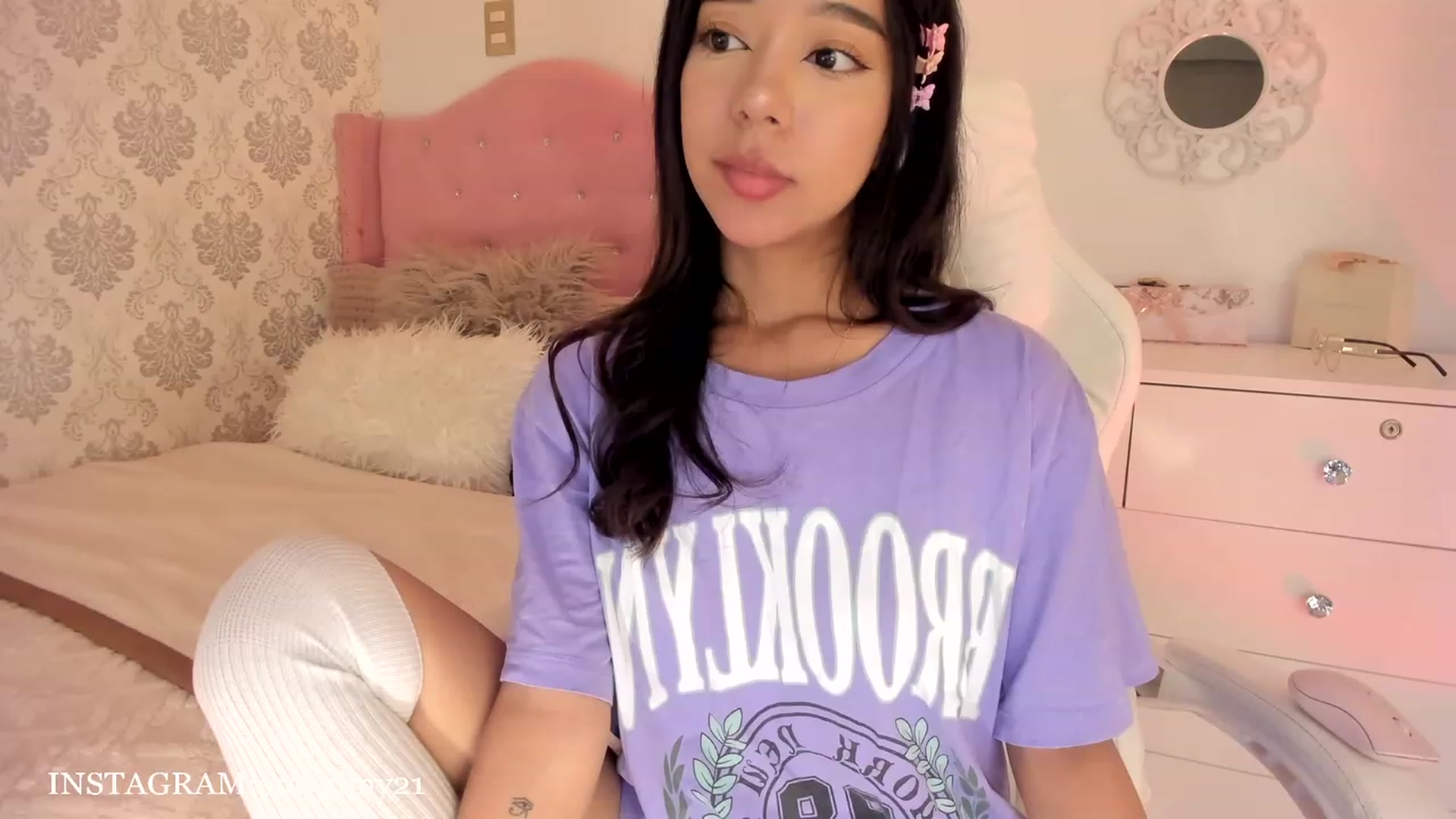 Gallery image thumbnail from Emily_kim's myfreecams stream on, 01/14/2024, 05:39 image 6 of 20