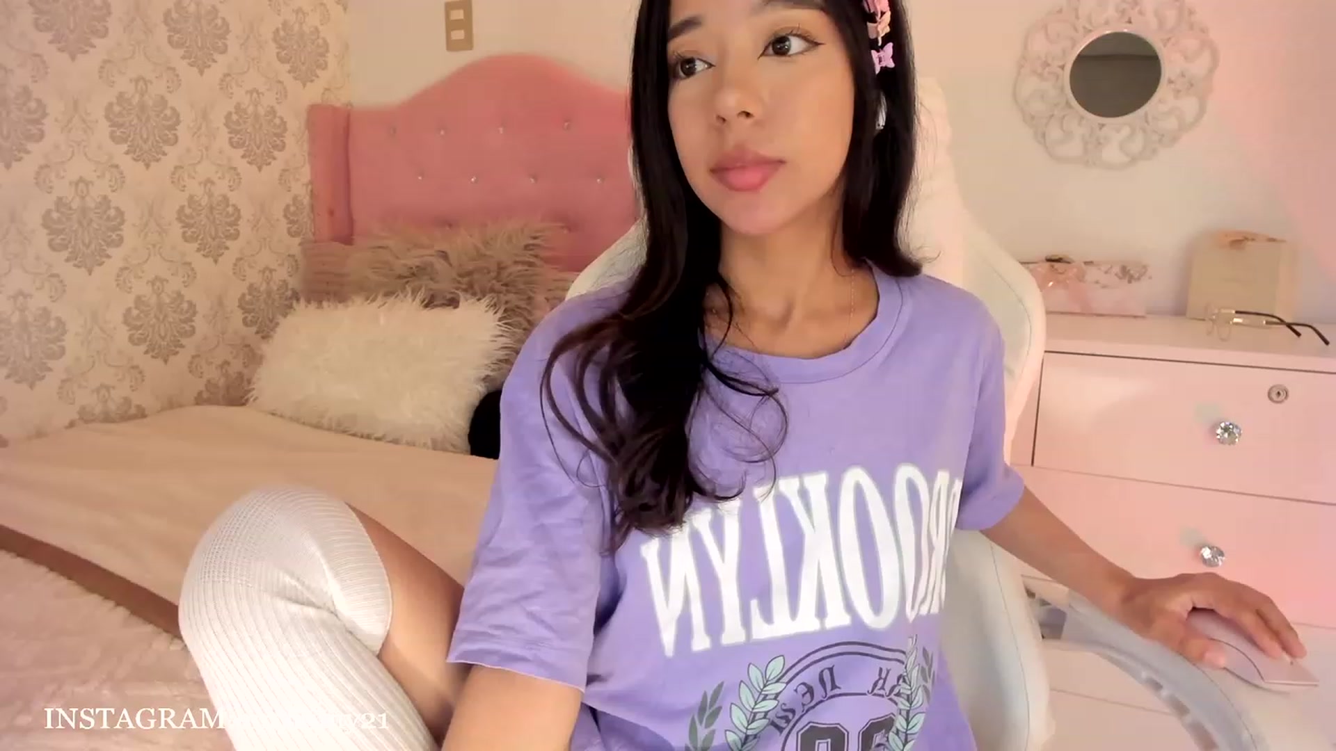Gallery image thumbnail from Emily_kim's myfreecams stream on, 01/14/2024, 05:39 image 5 of 20