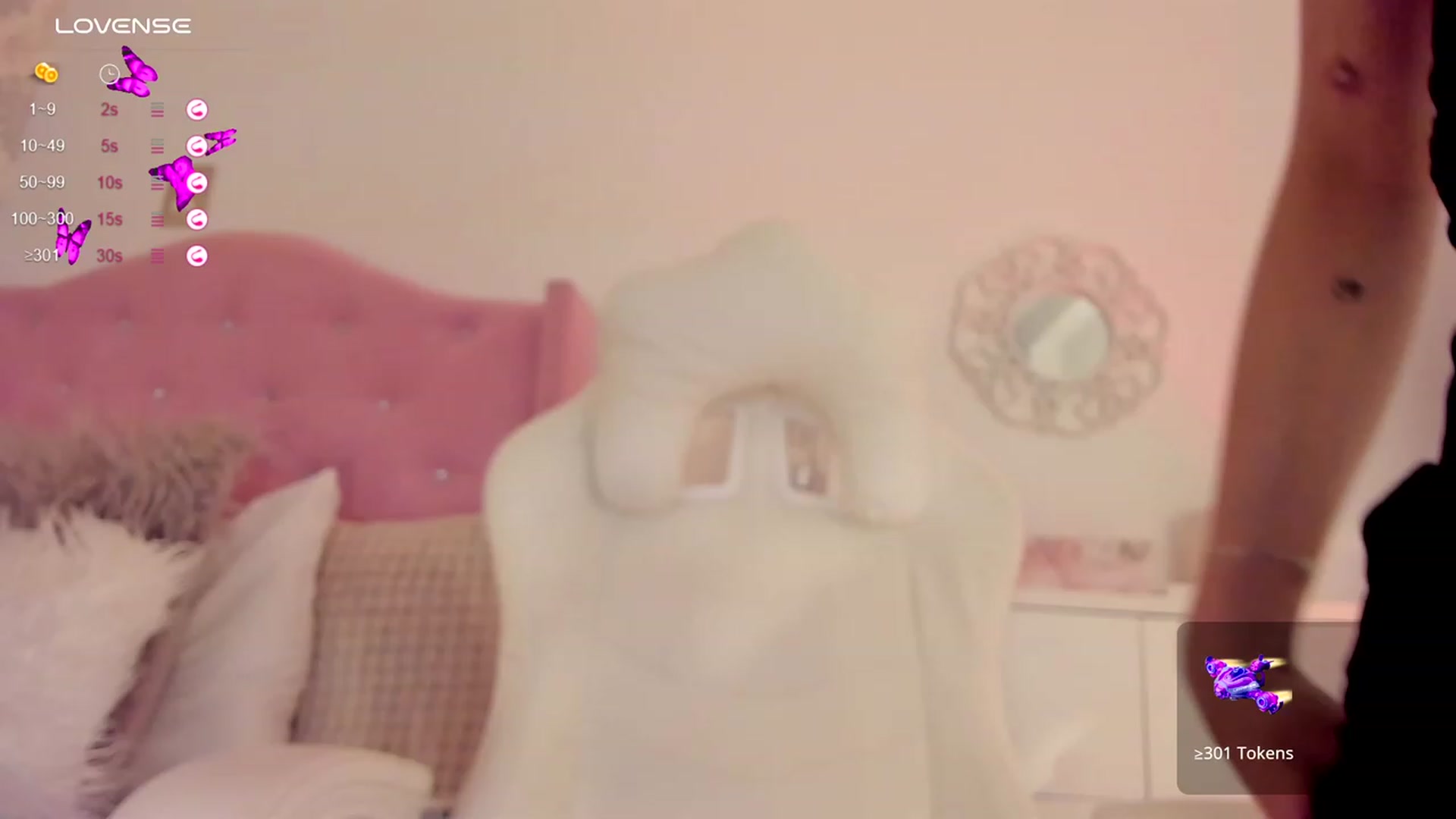 Gallery image thumbnail from Emily_kim's myfreecams stream on, 01/28/2024, 03:50 image 12 of 20