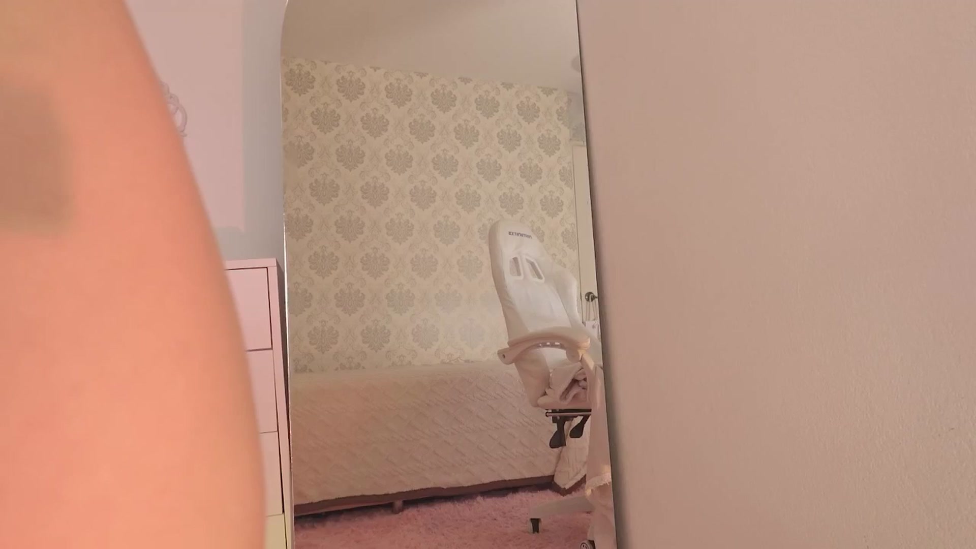 Gallery image thumbnail from Emily_kim's myfreecams stream on, 08/14/2025, 03:06 image 11 of 20