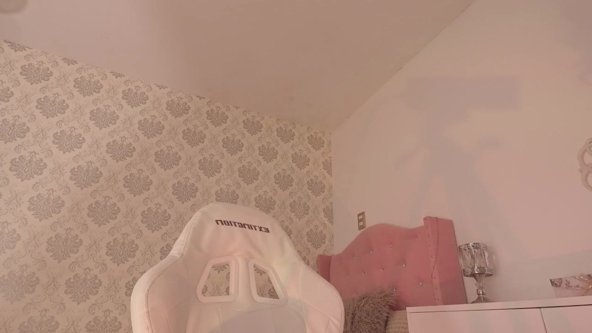 Gallery image thumbnail from Emily_kim's myfreecams stream on, 08/16/2025, 24:52 image 12 of 20