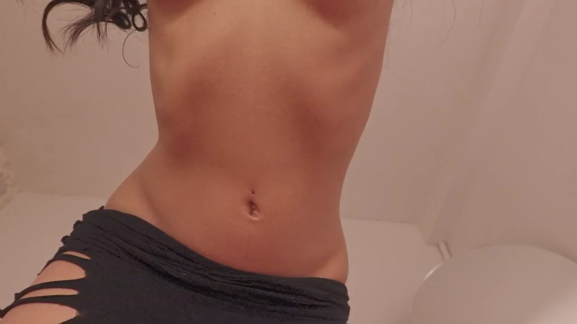 Gallery image thumbnail from Emily_kim's myfreecams stream on, 08/16/2025, 24:52 image 6 of 20