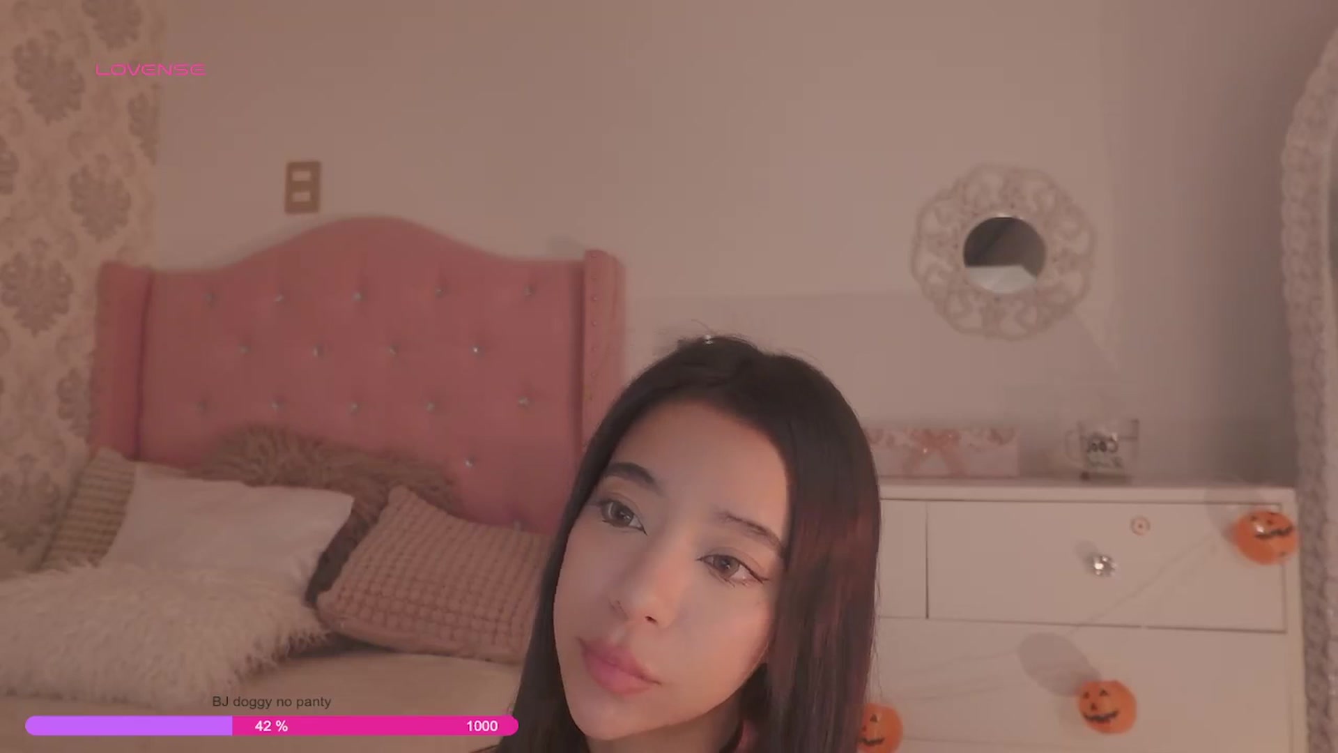 Gallery image thumbnail from Emily_kim's myfreecams stream on, 10/12/2025, 04:24 image 14 of 20