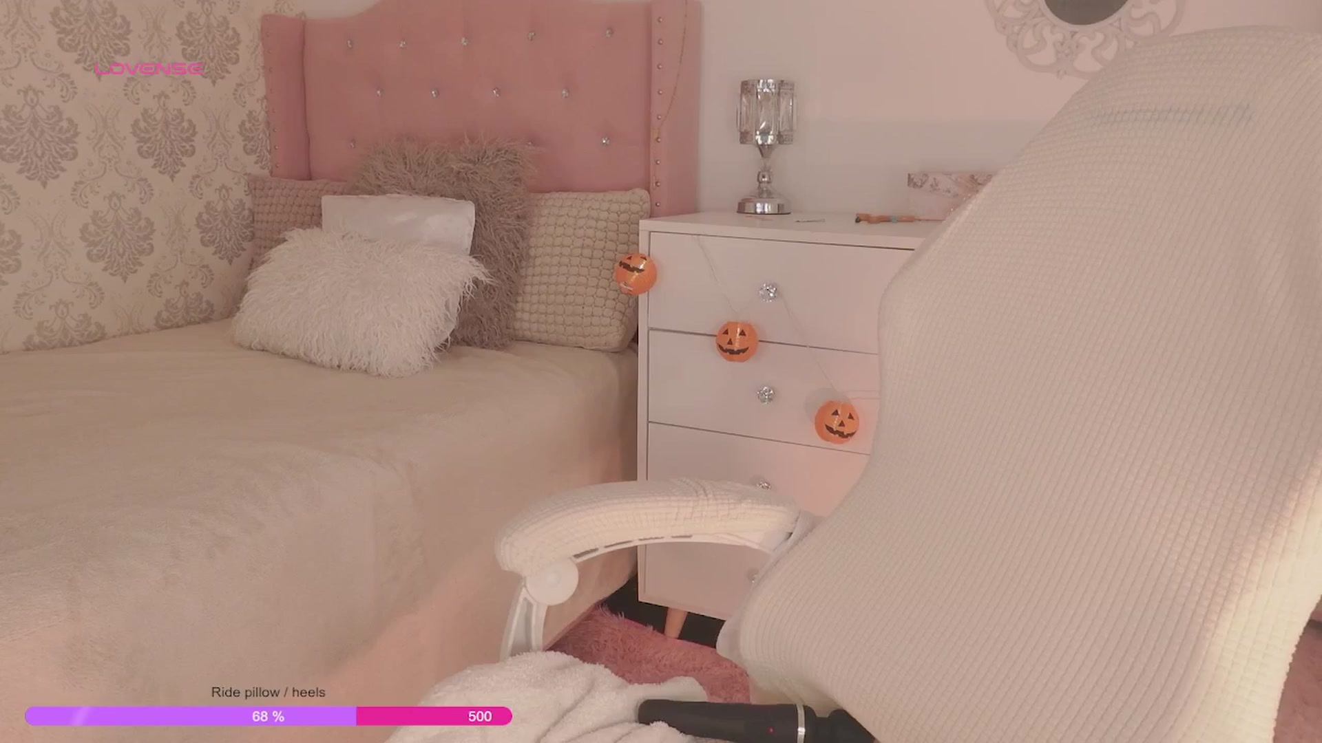 Gallery image thumbnail from Emily_kim's myfreecams stream on, 10/15/2025, 02:59 image 18 of 20