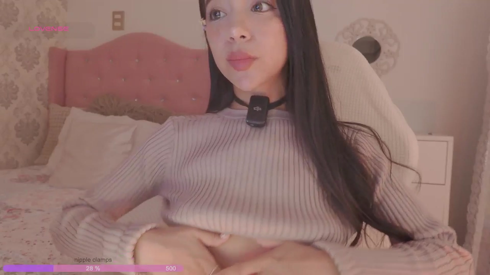 Gallery image thumbnail from Emily_kim's myfreecams stream on, 11/08/2025, 01:54 image 15 of 20
