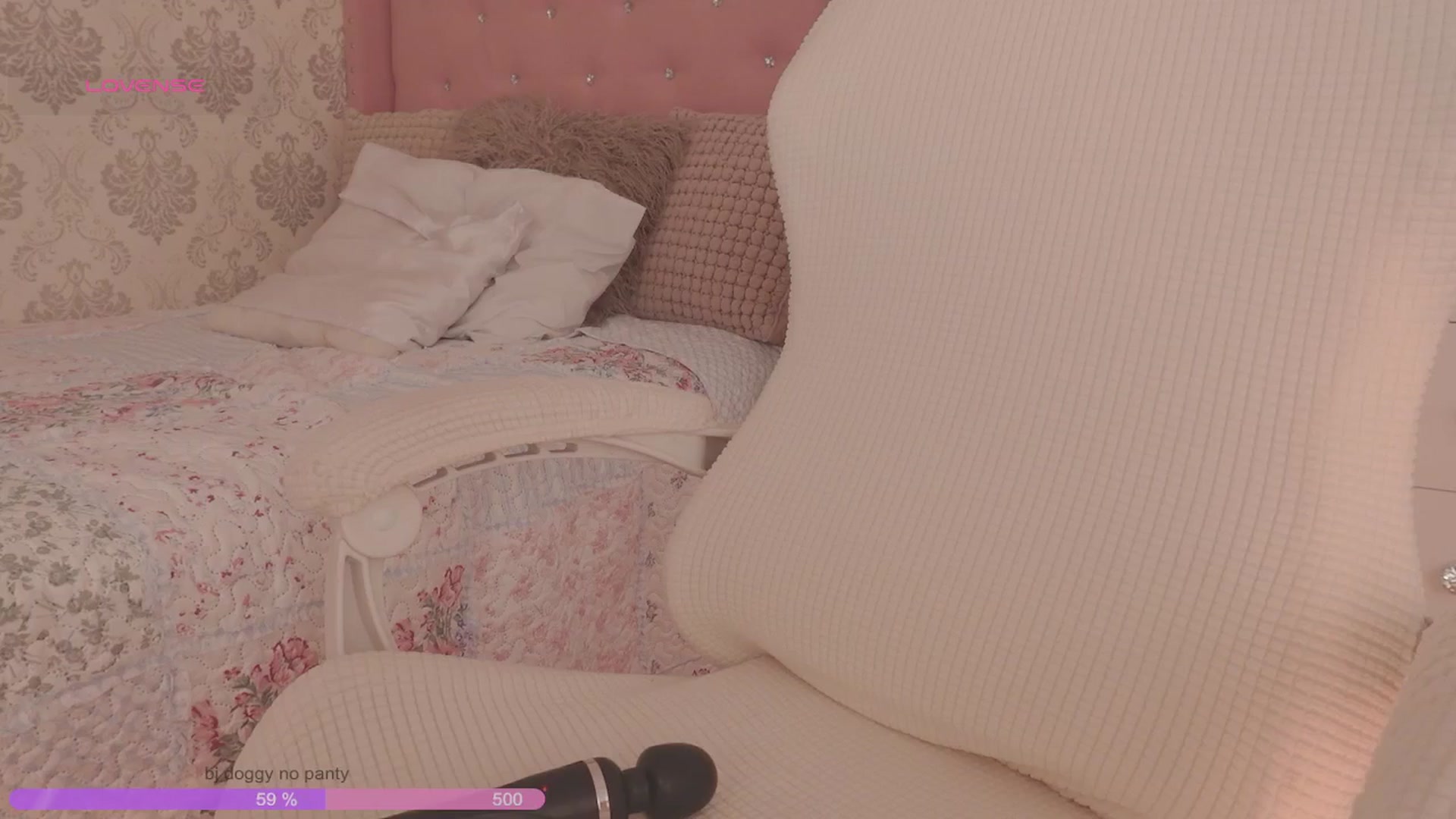Gallery image thumbnail from Emily_kim's myfreecams stream on, 11/12/2025, 04:04 image 1 of 20
