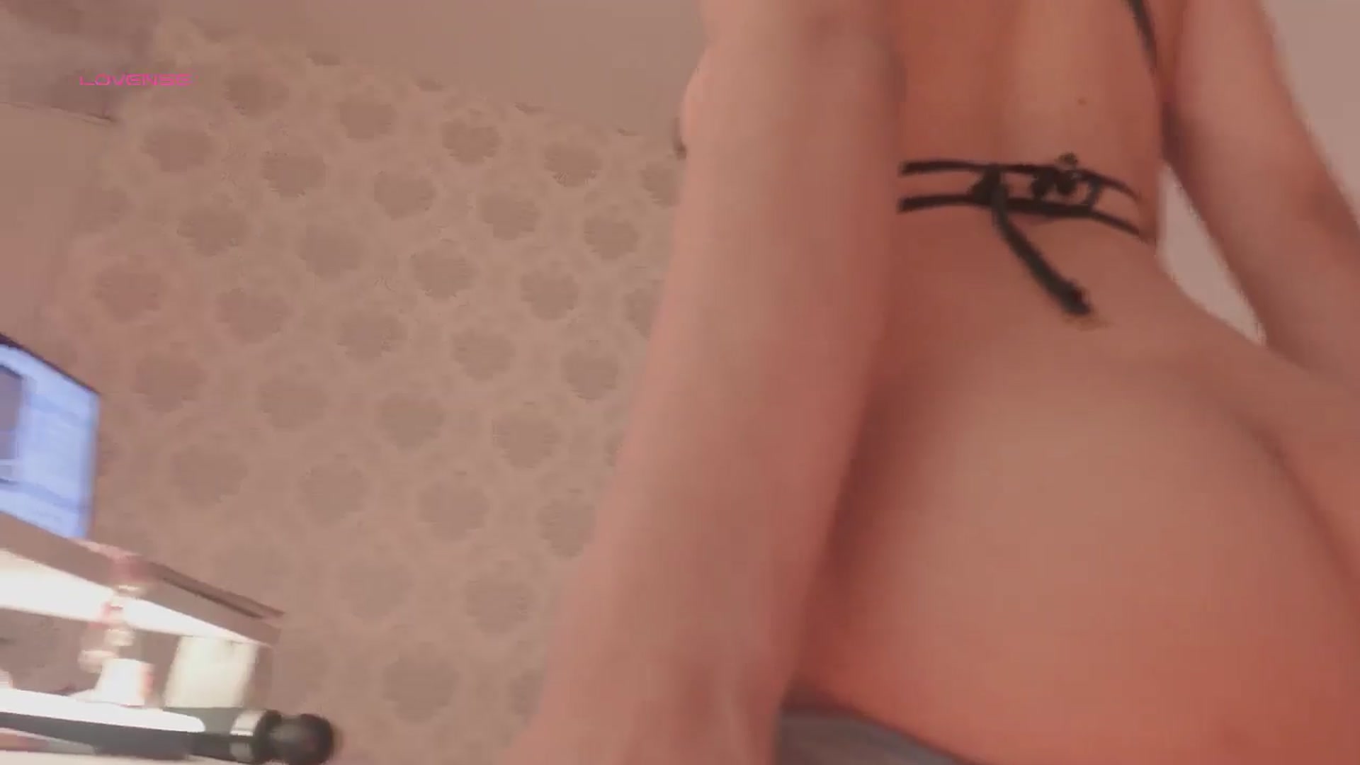 Gallery image thumbnail from Emily_kim's myfreecams stream on, 11/14/2025, 24:00 image 18 of 20