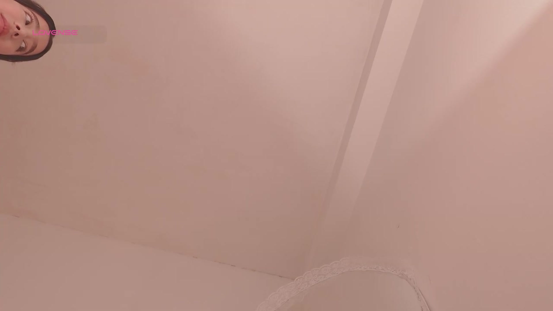 Gallery image thumbnail from Emily_kim's myfreecams stream on, 11/14/2025, 24:00 image 12 of 20