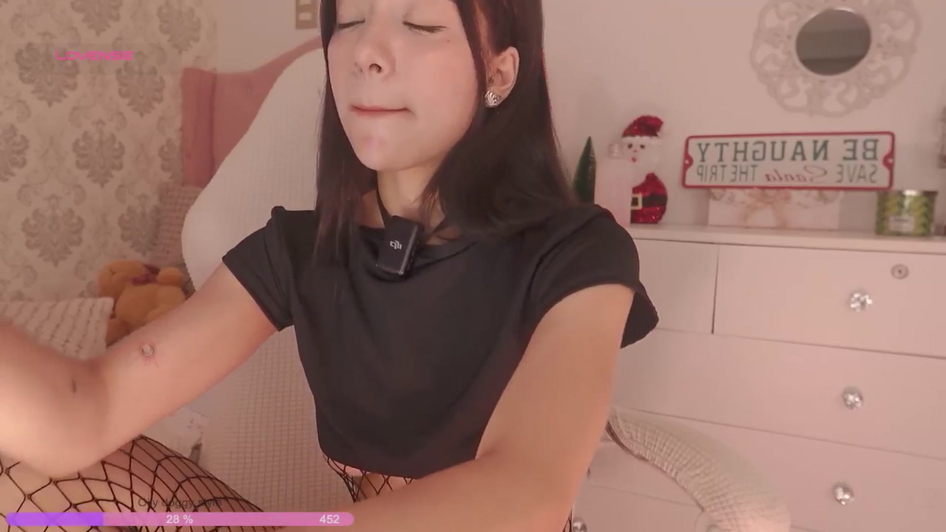 Gallery image thumbnail from Emily_kim's myfreecams stream on, 12/28/2025, 01:21 image 17 of 20
