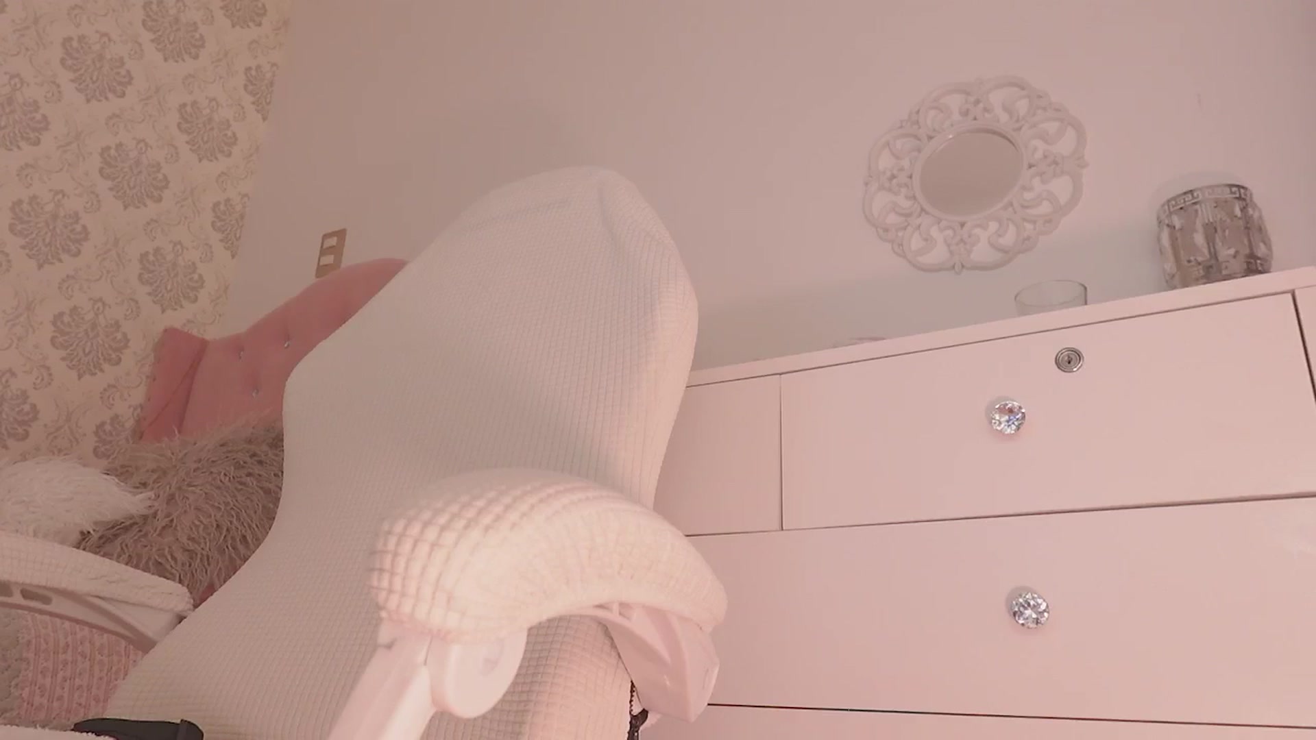 Gallery image thumbnail from Emily_kim's myfreecams stream on, 02/04/2026, 02:39 image 14 of 20