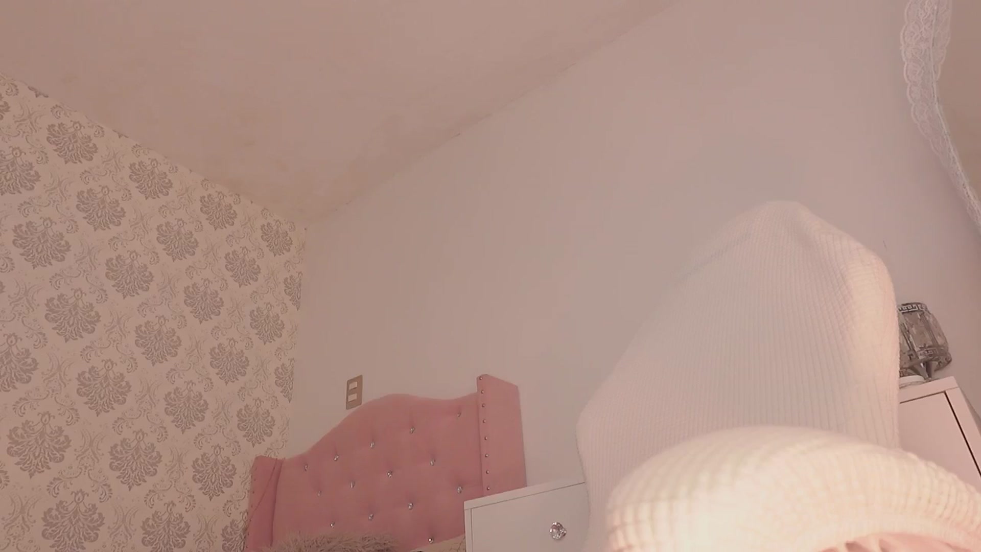 Gallery image thumbnail from Emily_kim's myfreecams stream on, 02/06/2026, 04:56 image 11 of 20