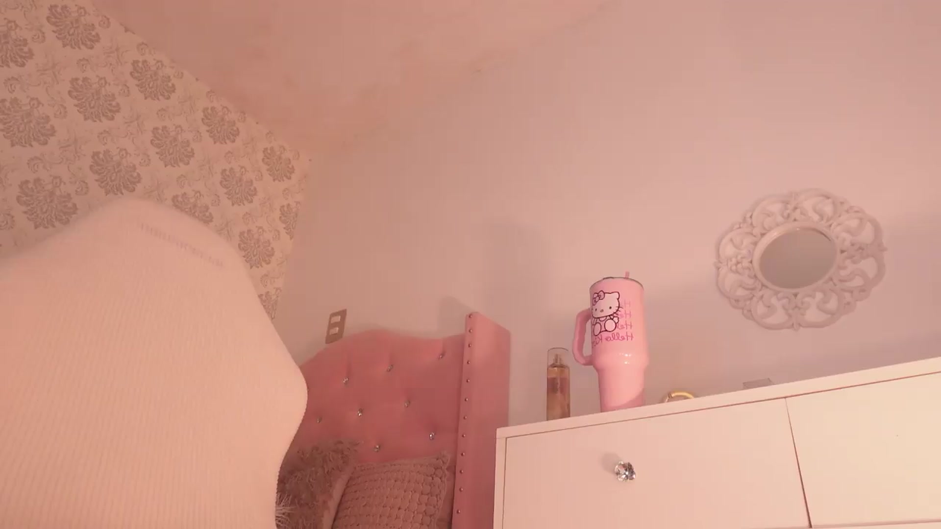 Gallery image thumbnail from Emily_kim's myfreecams stream on, 07/10/2026, 03:27 image 4 of 20