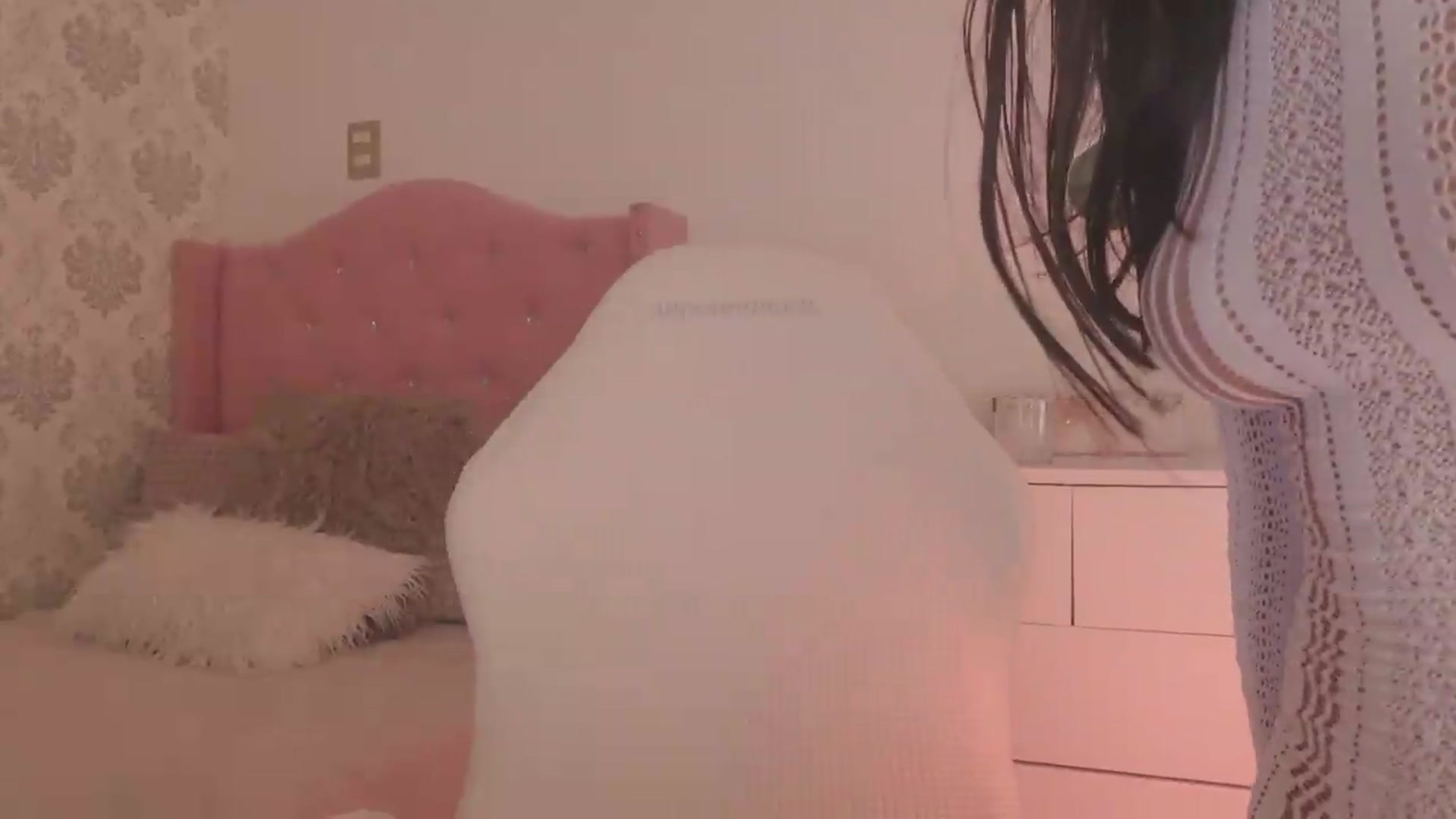 Gallery image thumbnail from Emily_kim's myfreecams stream on, 09/02/2026, 04:52 image 20 of 20