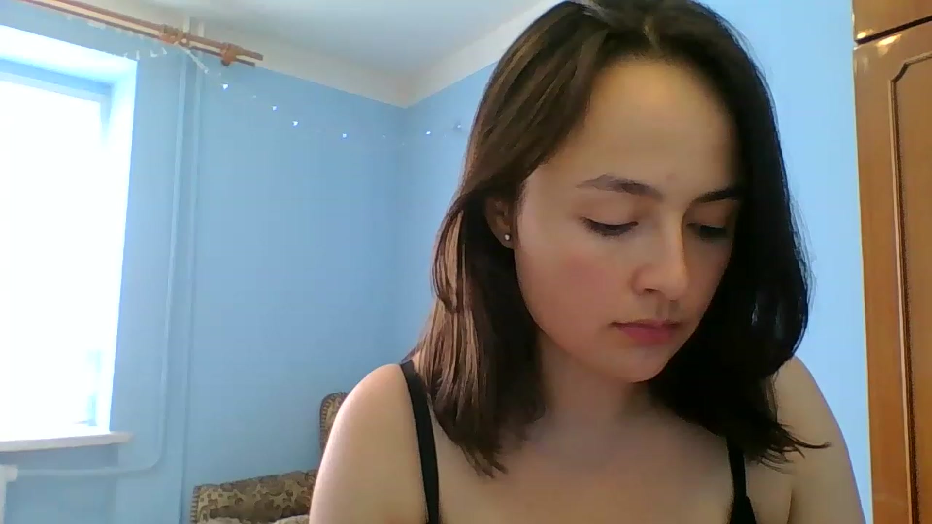 Gallery image thumbnail from Emily_morning's myfreecams stream on, 06/02/2023, 09:57 image 2 of 20