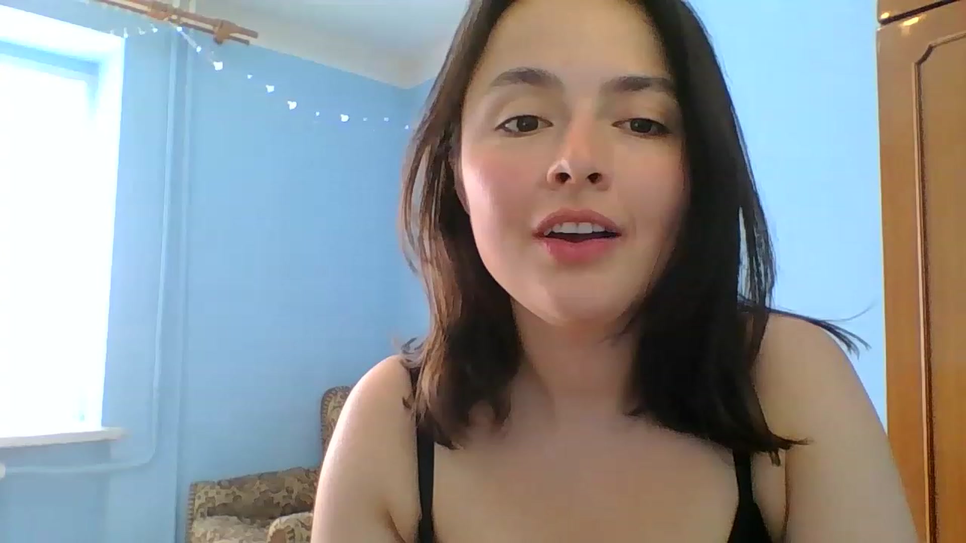 Gallery image thumbnail from Emily_morning's myfreecams stream on, 06/02/2023, 10:27 image 15 of 20