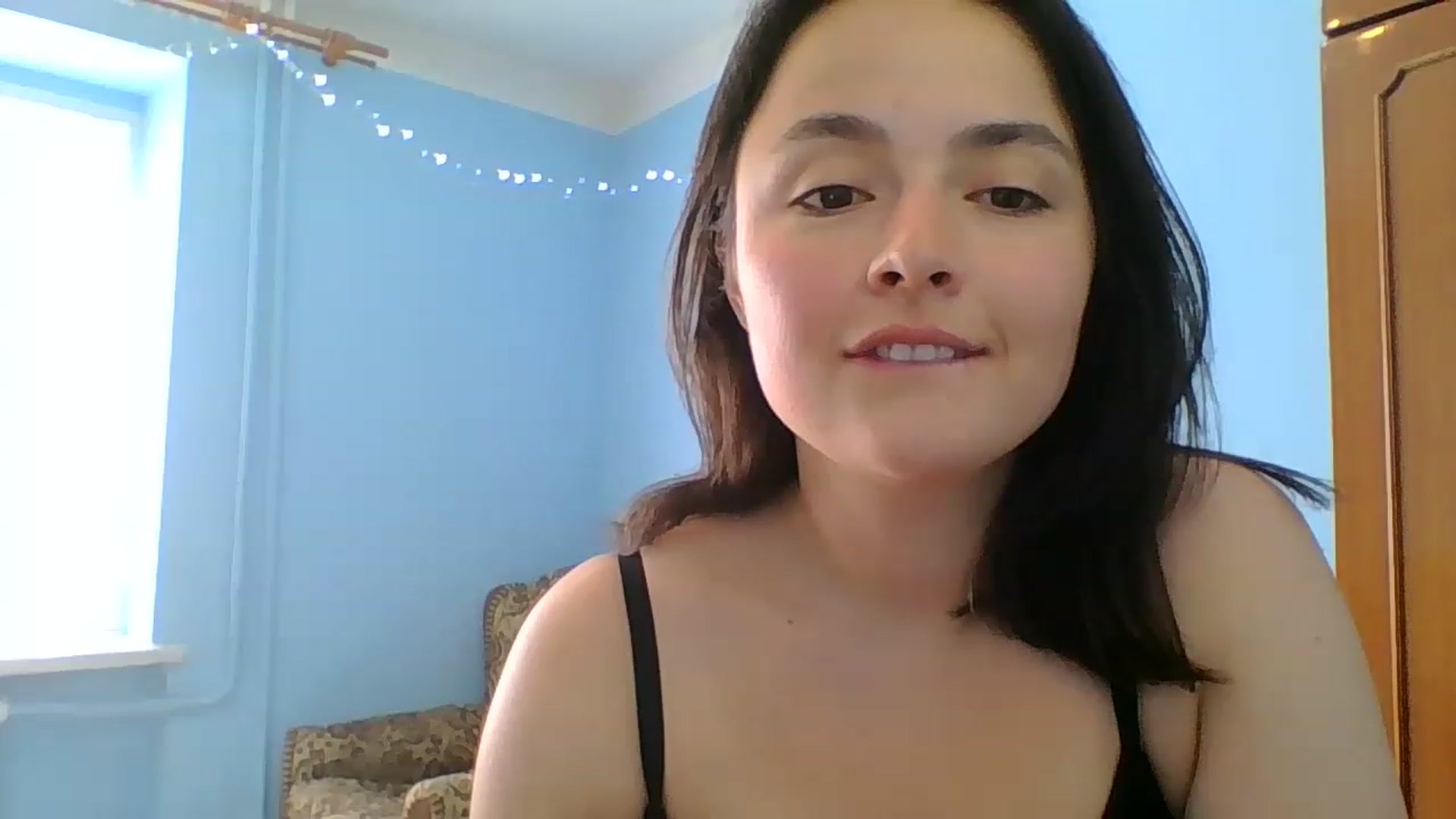 Gallery image thumbnail from Emily_morning's myfreecams stream on, 06/02/2023, 10:27 image 13 of 20