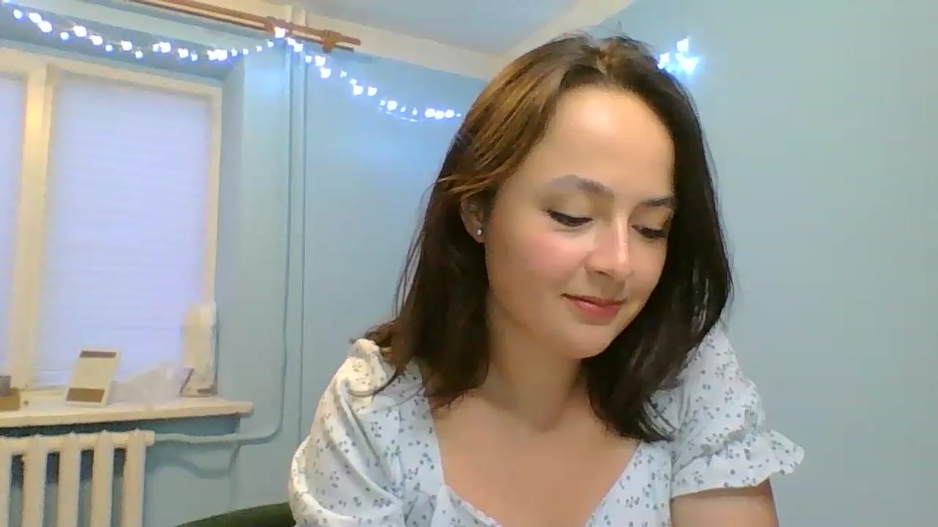Gallery image thumbnail from Emily_morning's myfreecams stream on, 06/03/2023, 18:37 image 8 of 20