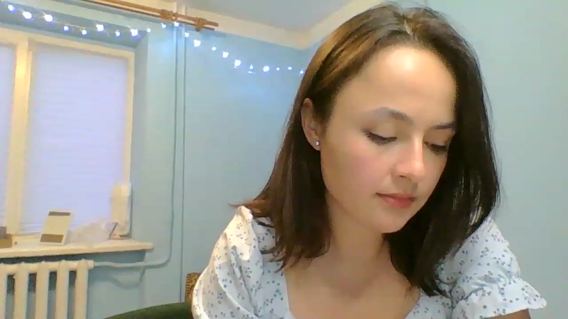 Gallery image thumbnail from Emily_morning's myfreecams stream on, 06/03/2023, 18:37 image 11 of 20
