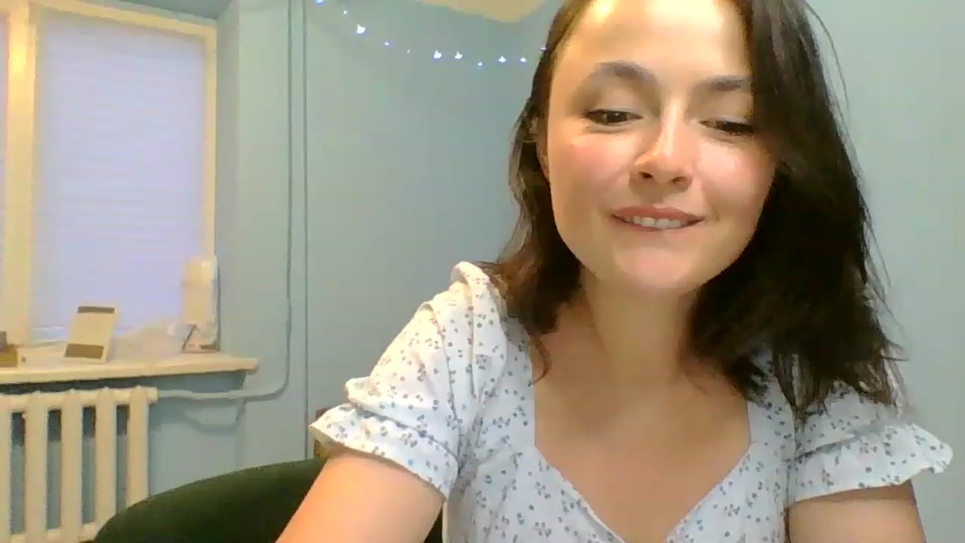 Gallery image thumbnail from Emily_morning's myfreecams stream on, 06/03/2023, 18:37 image 14 of 20