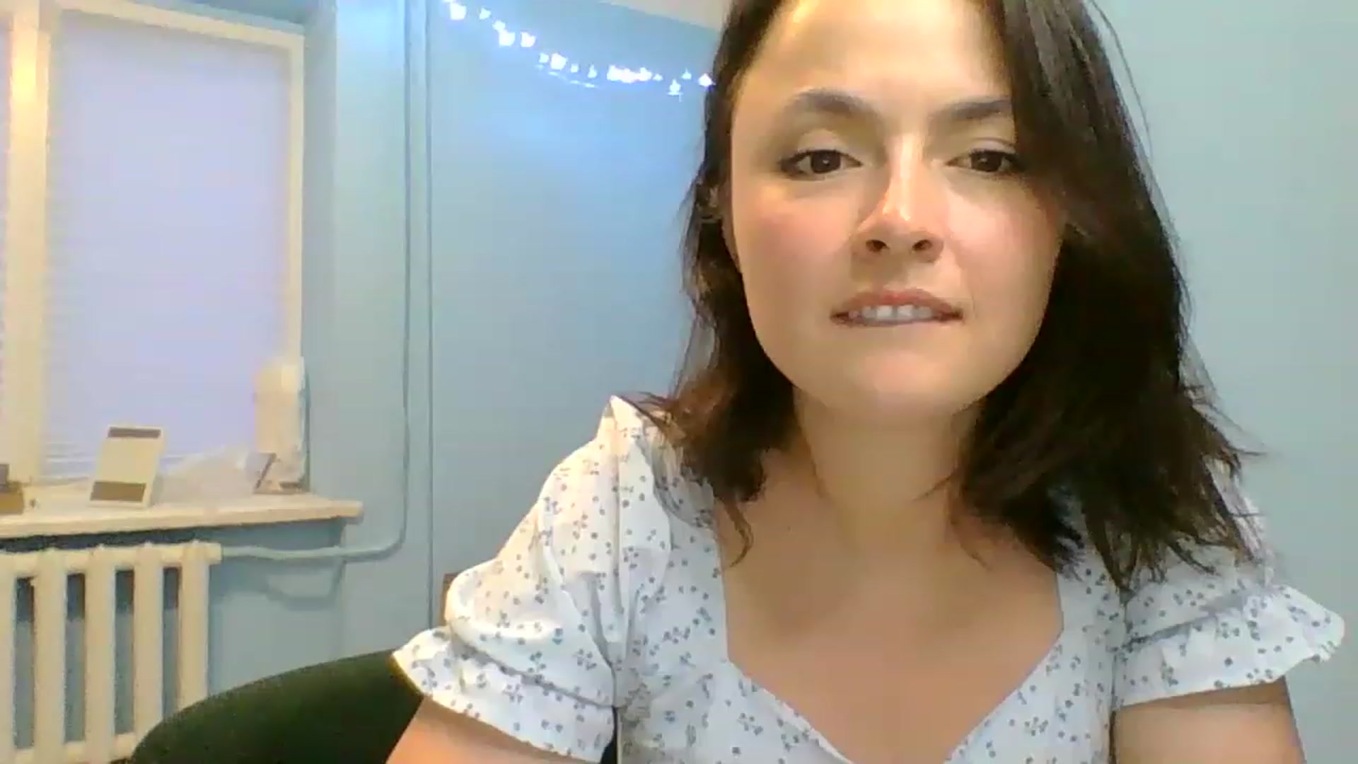 Gallery image thumbnail from Emily_morning's myfreecams stream on, 06/03/2023, 18:37 image 16 of 20